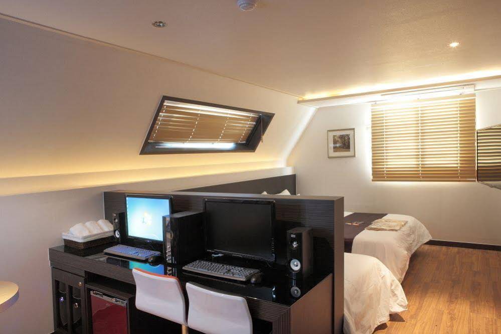 Art 1 Hotel