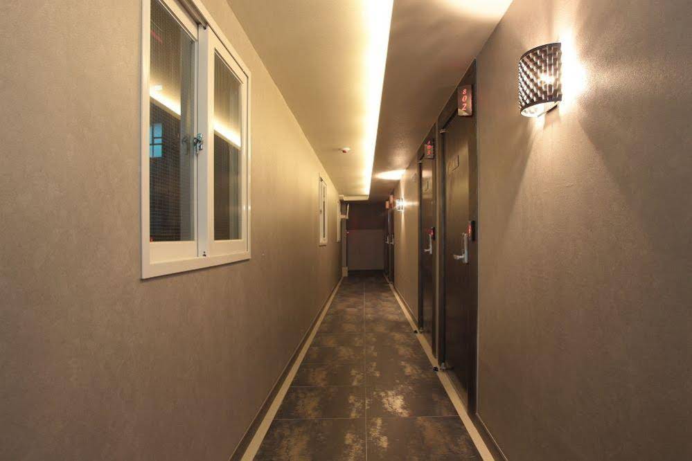 Art 1 Hotel