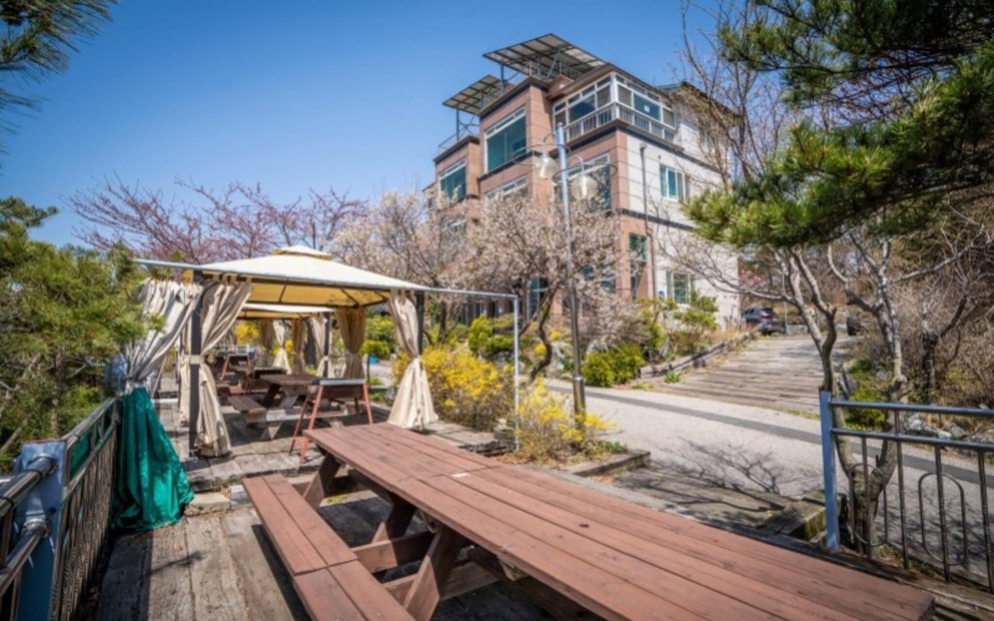 Daebudo Noeul And Bada Pension