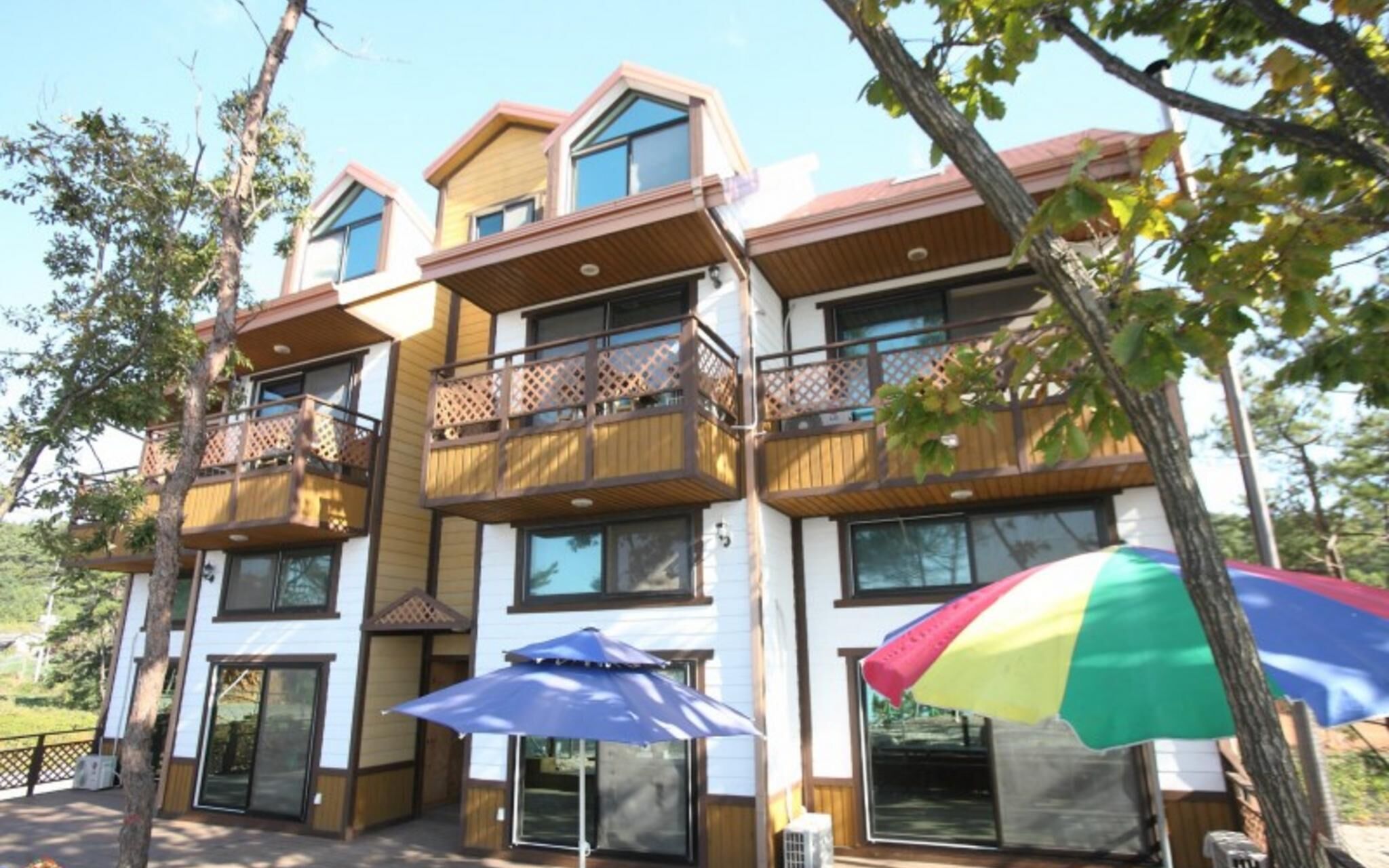 Daebudo Rainbow Pension