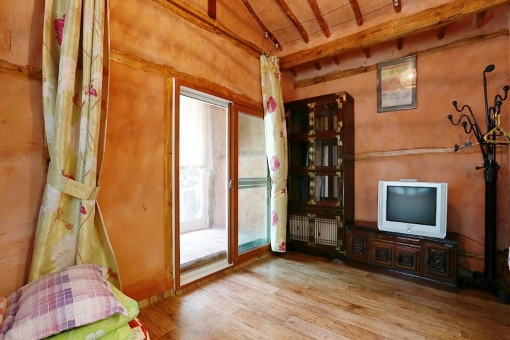 Daebudo Wanggeon Village Pension