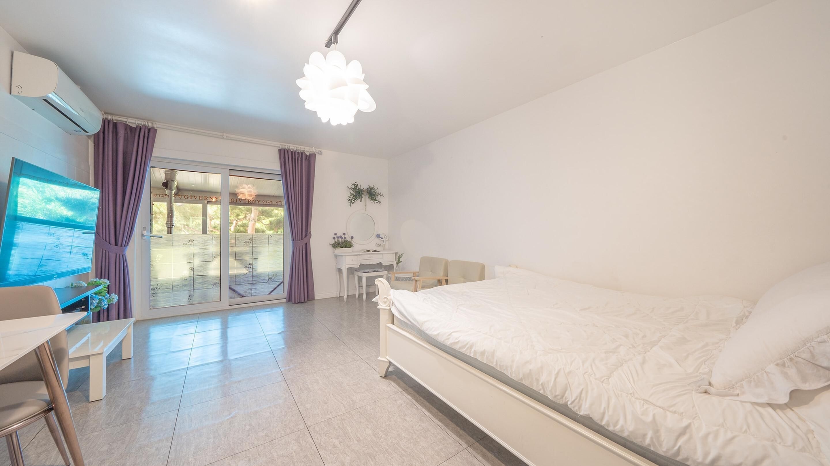 Ganghwa Giverny Spa Pension