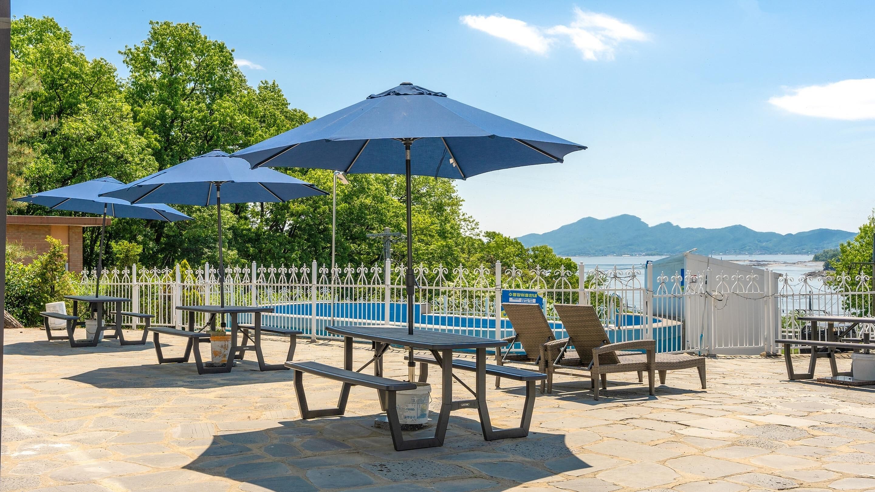 Ganghwa Giverny Spa Pension