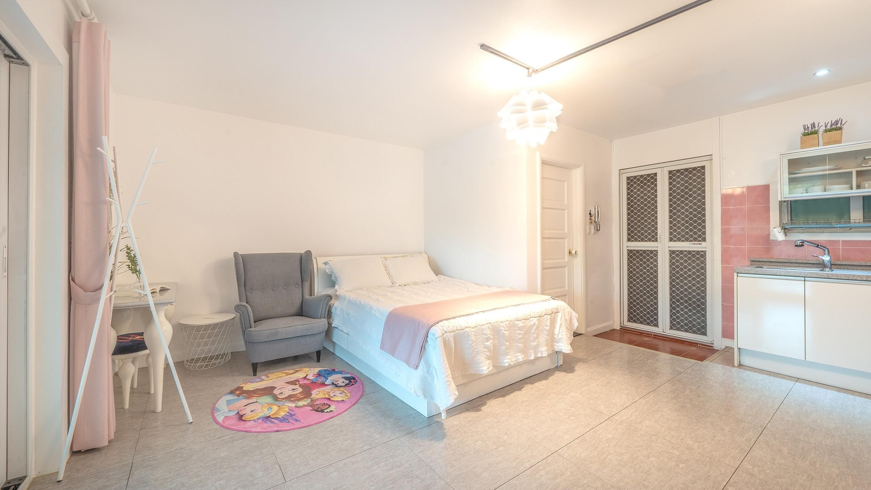 Ganghwa Giverny Spa Pension