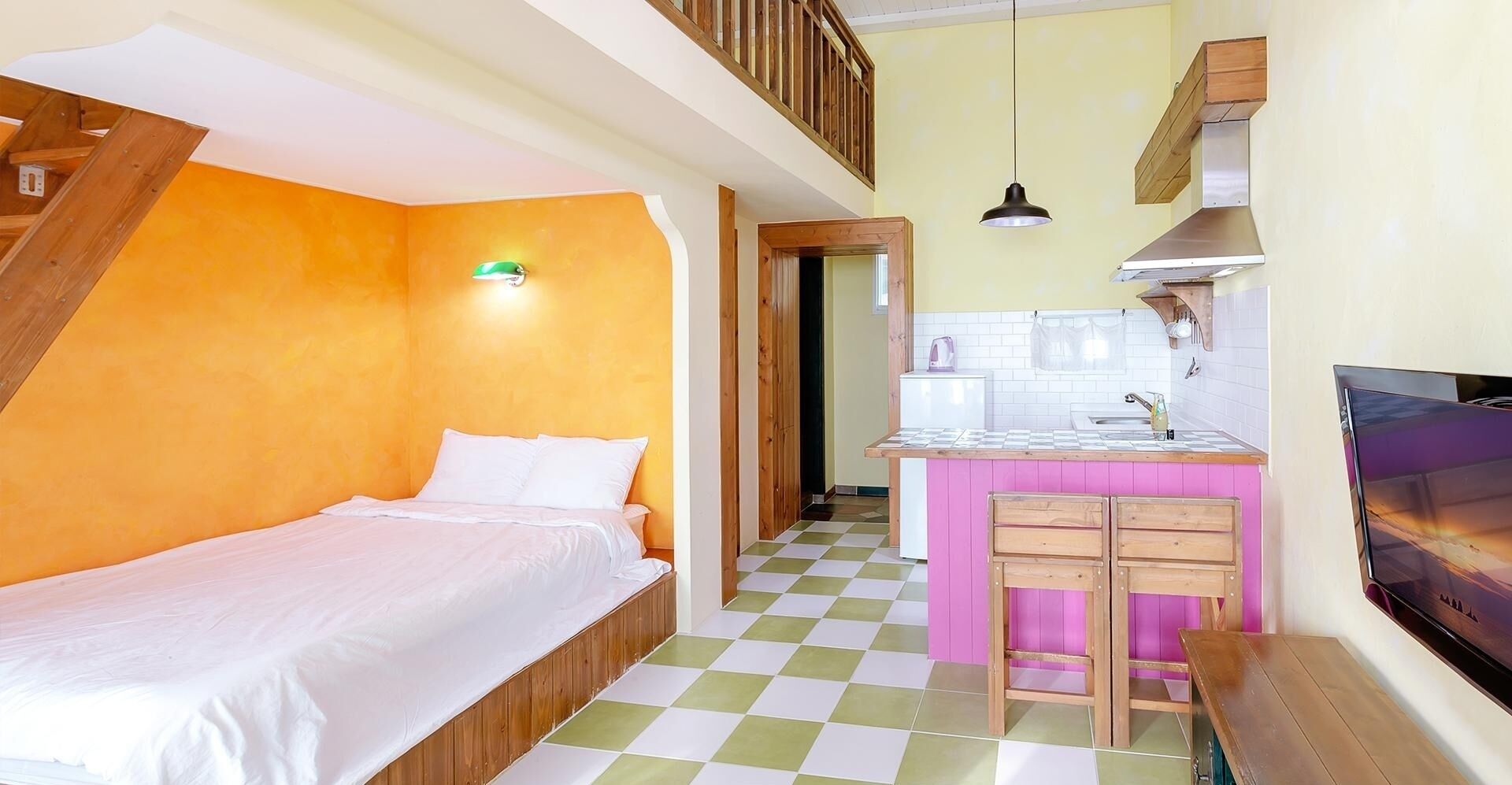 Ganghwa Hana & Alice Spa Pension