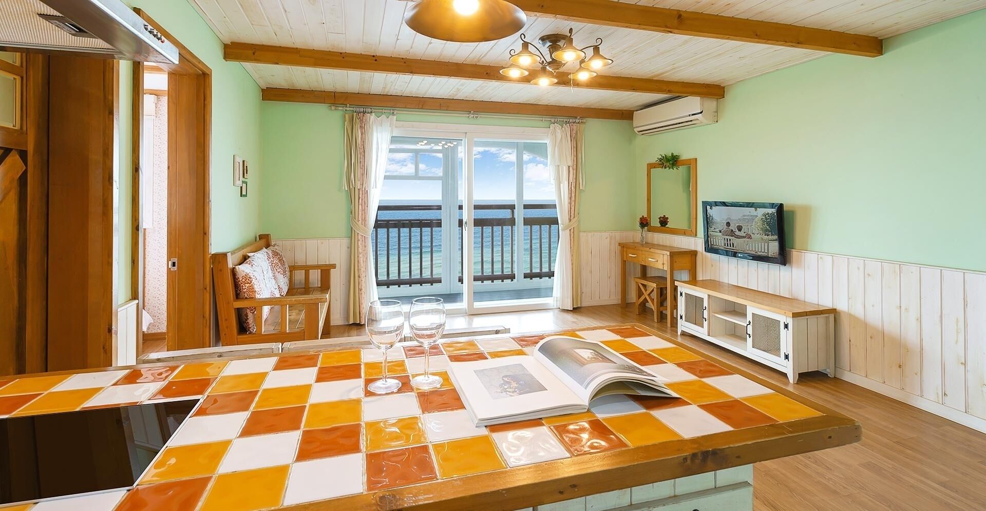 Ganghwa Hana & Alice Spa Pension