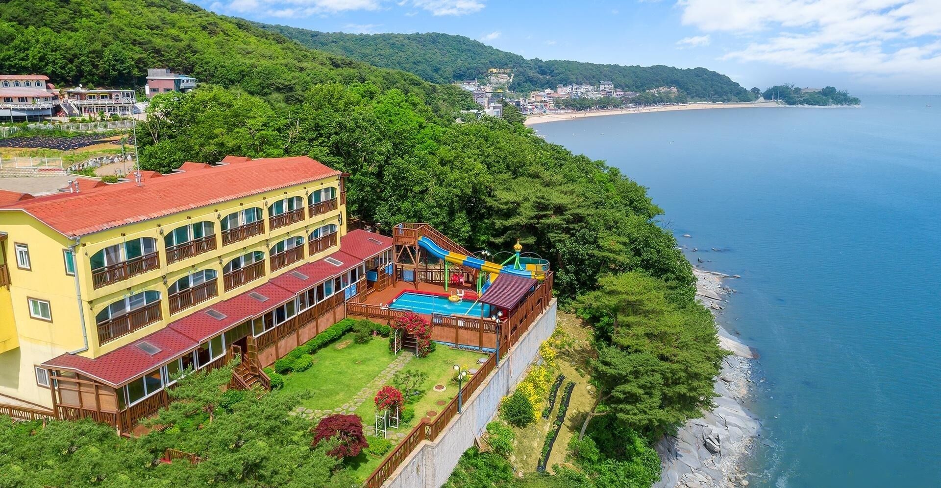 Ganghwa Hana & Alice Spa Pension