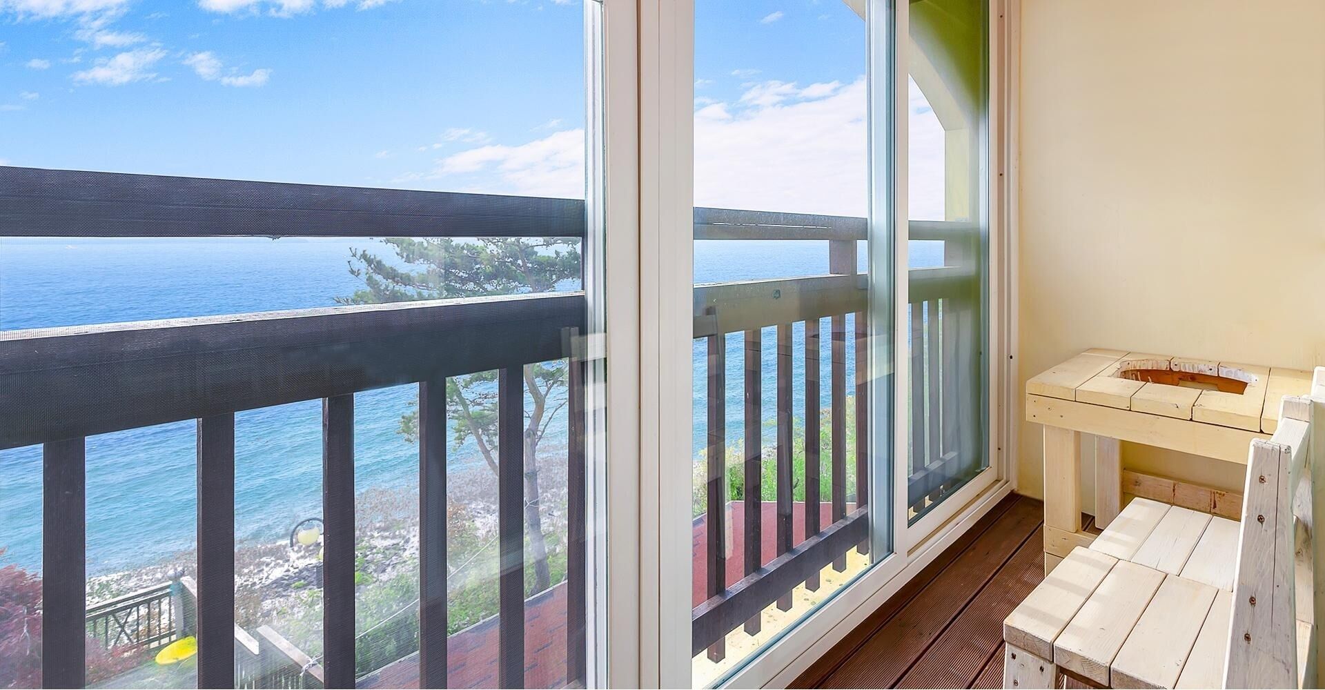 Ganghwa Hana & Alice Spa Pension