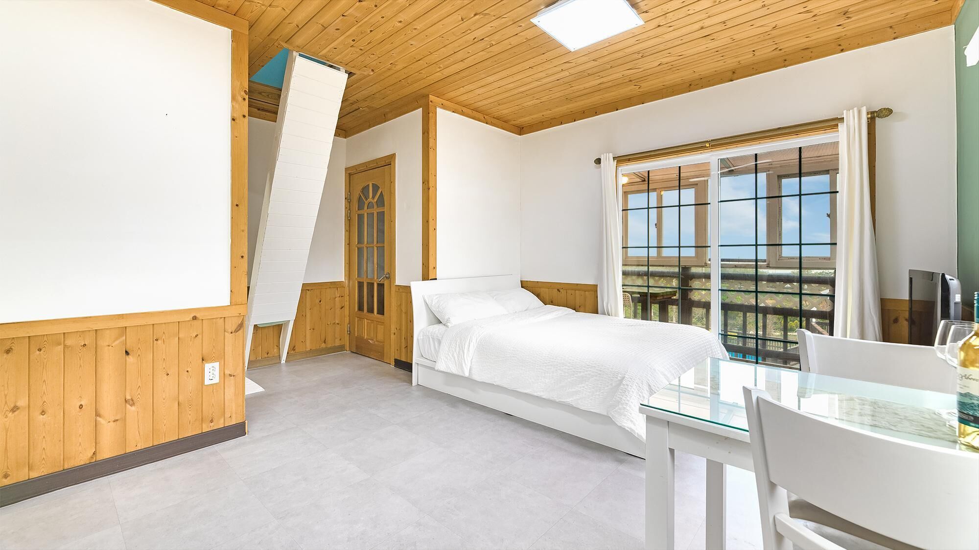 Ganghwa Muldoll Iyagi Pension