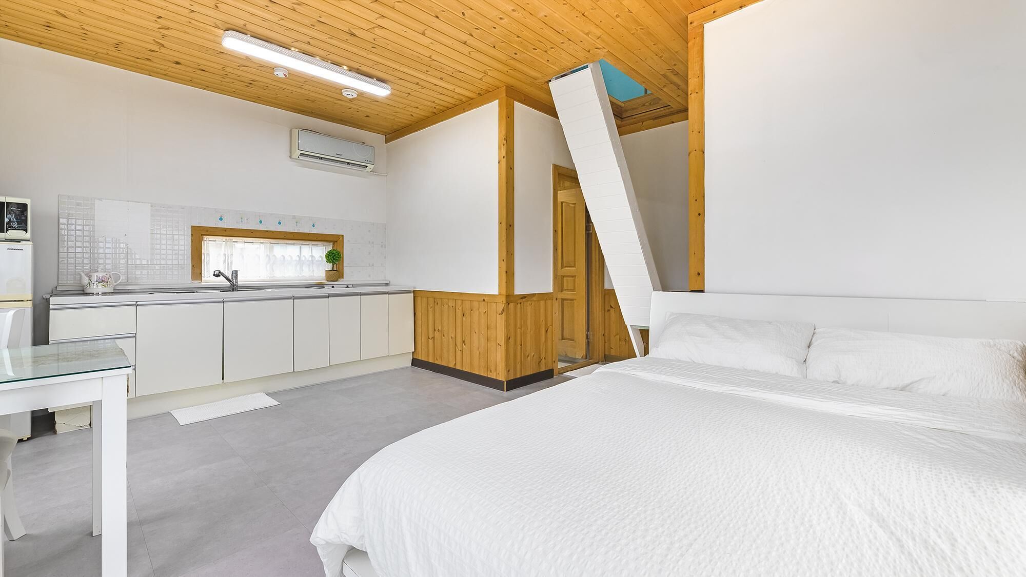 Ganghwa Muldoll Iyagi Pension