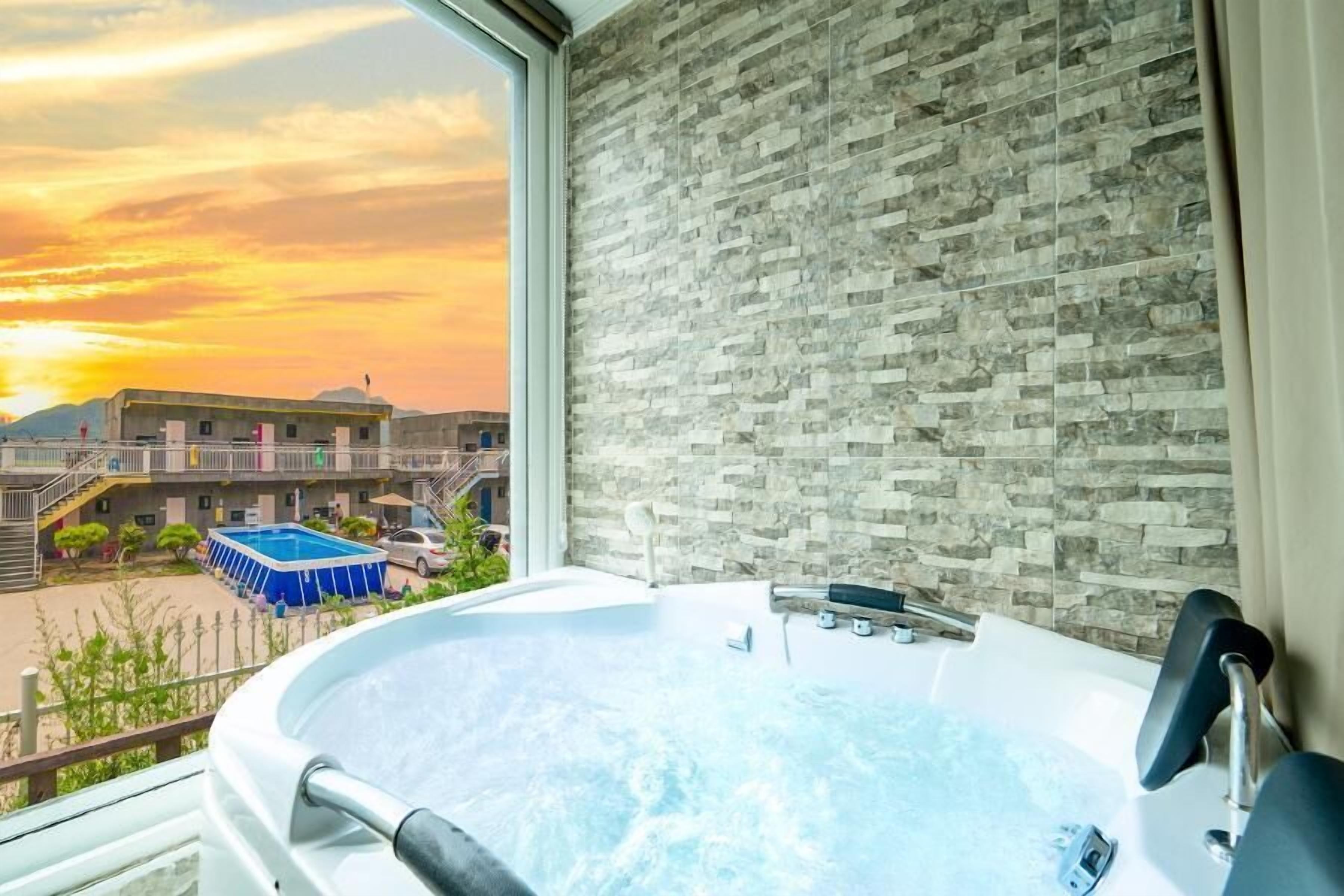 Ganghwa The Starspa Pension