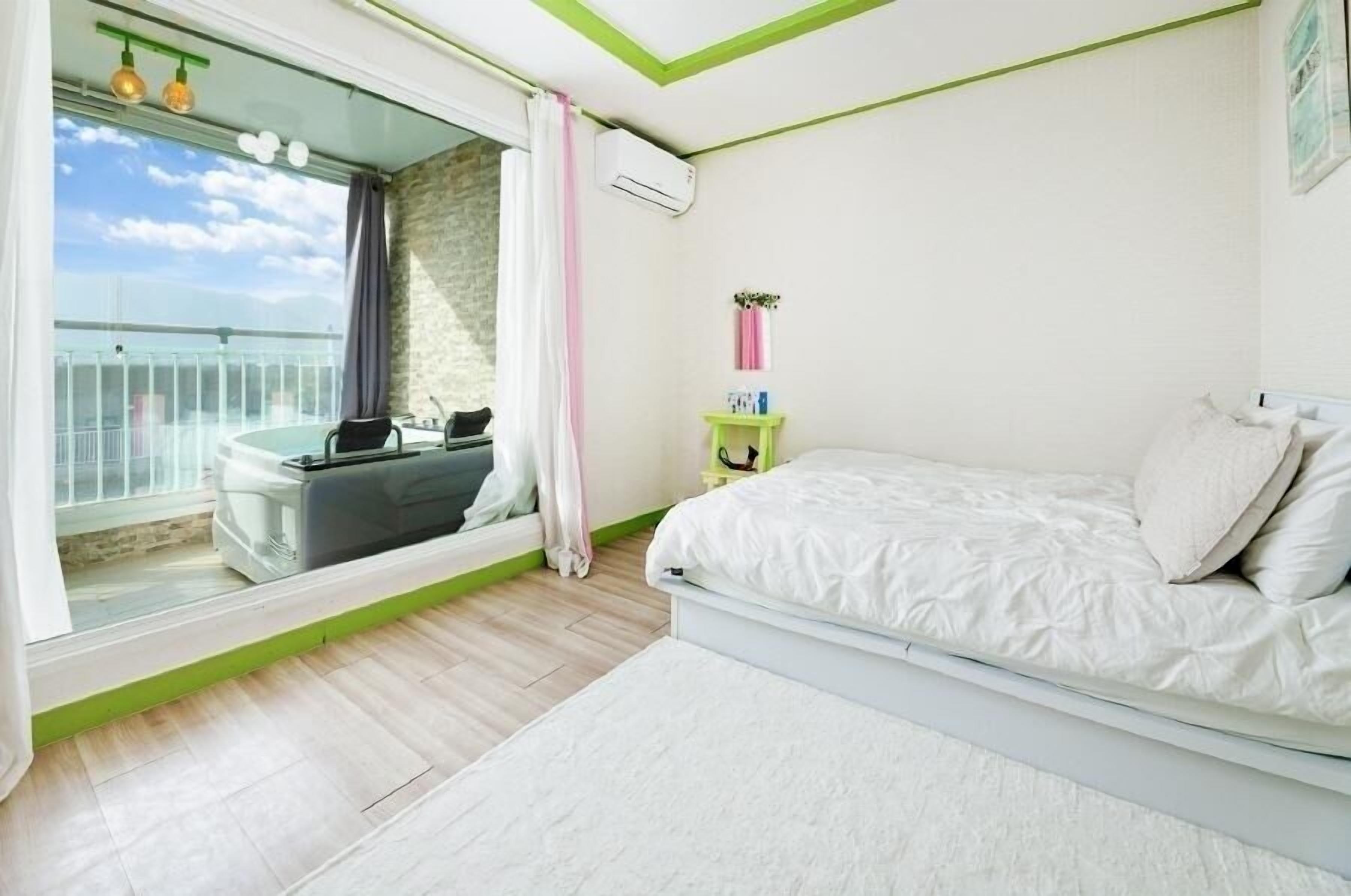 Ganghwa The Starspa Pension