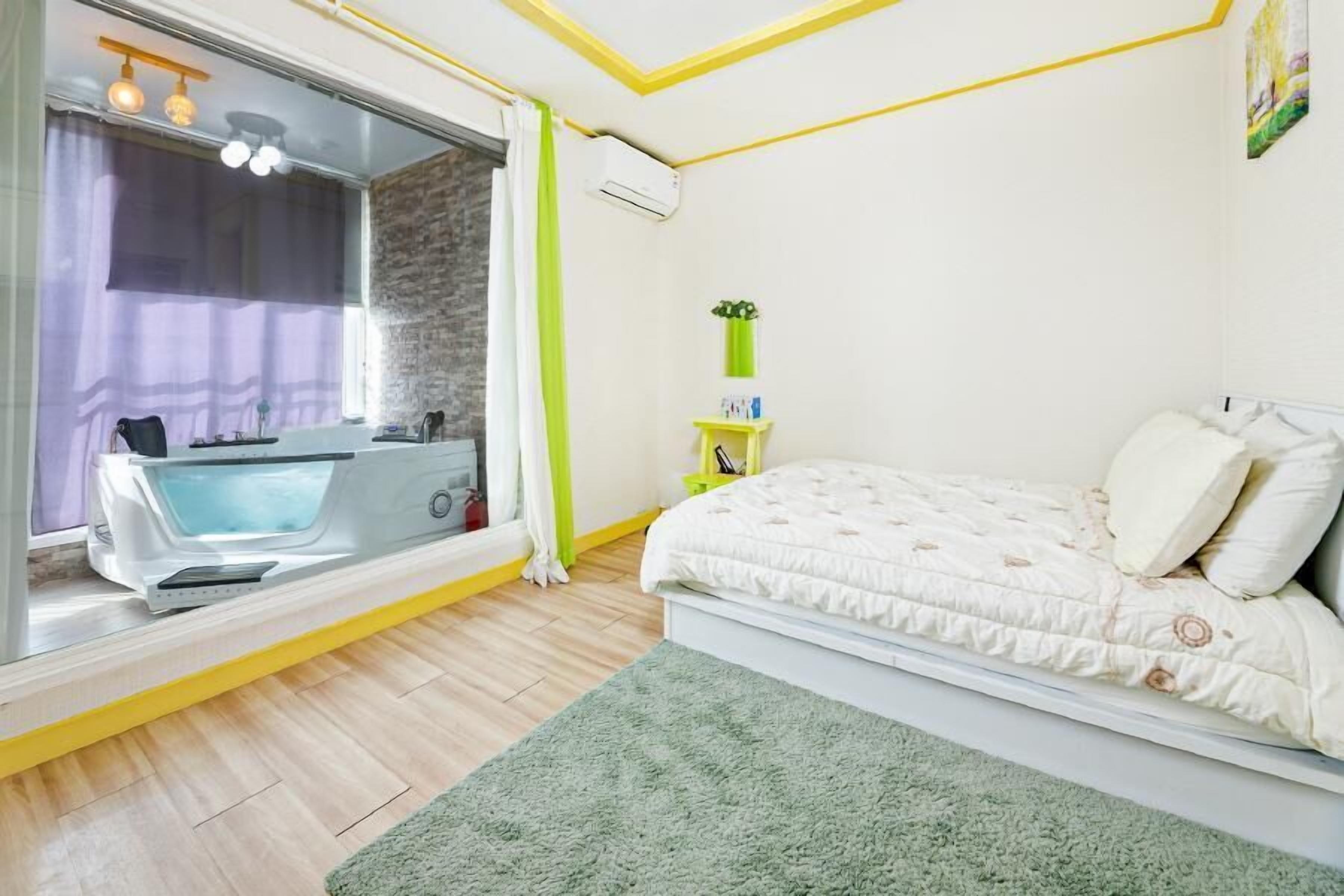 Ganghwa The Starspa Pension