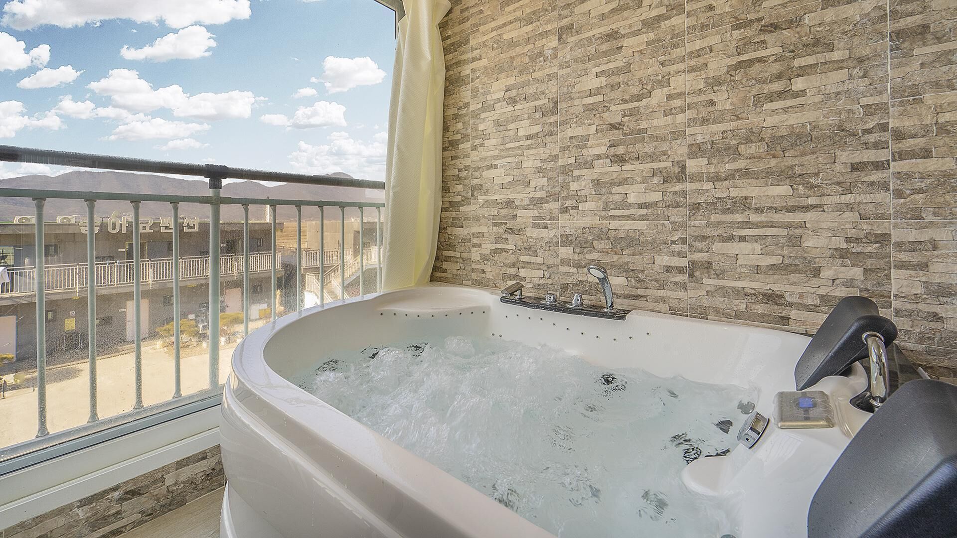 Ganghwa The Starspa Pension