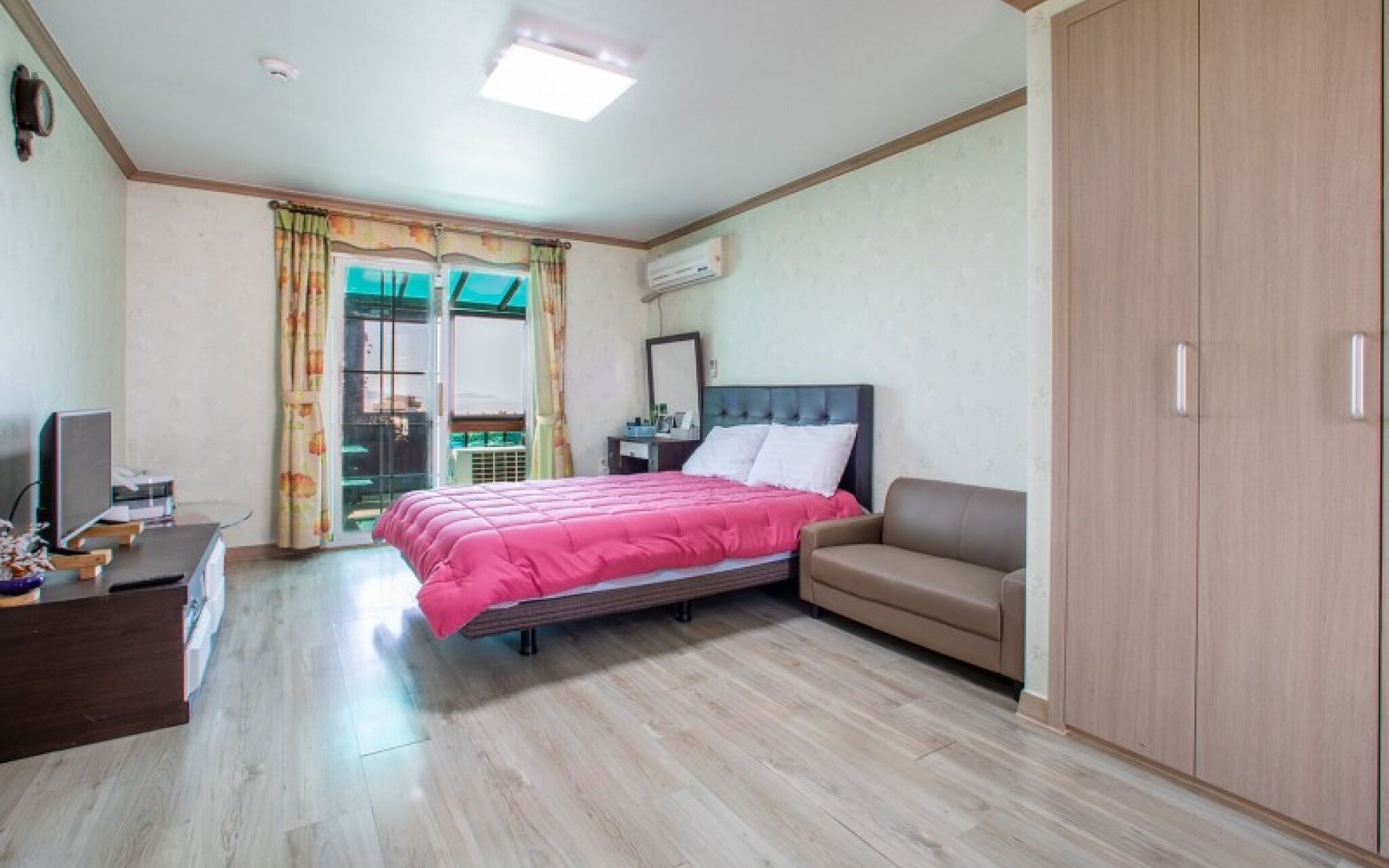 Ganghwa White Stone Pension