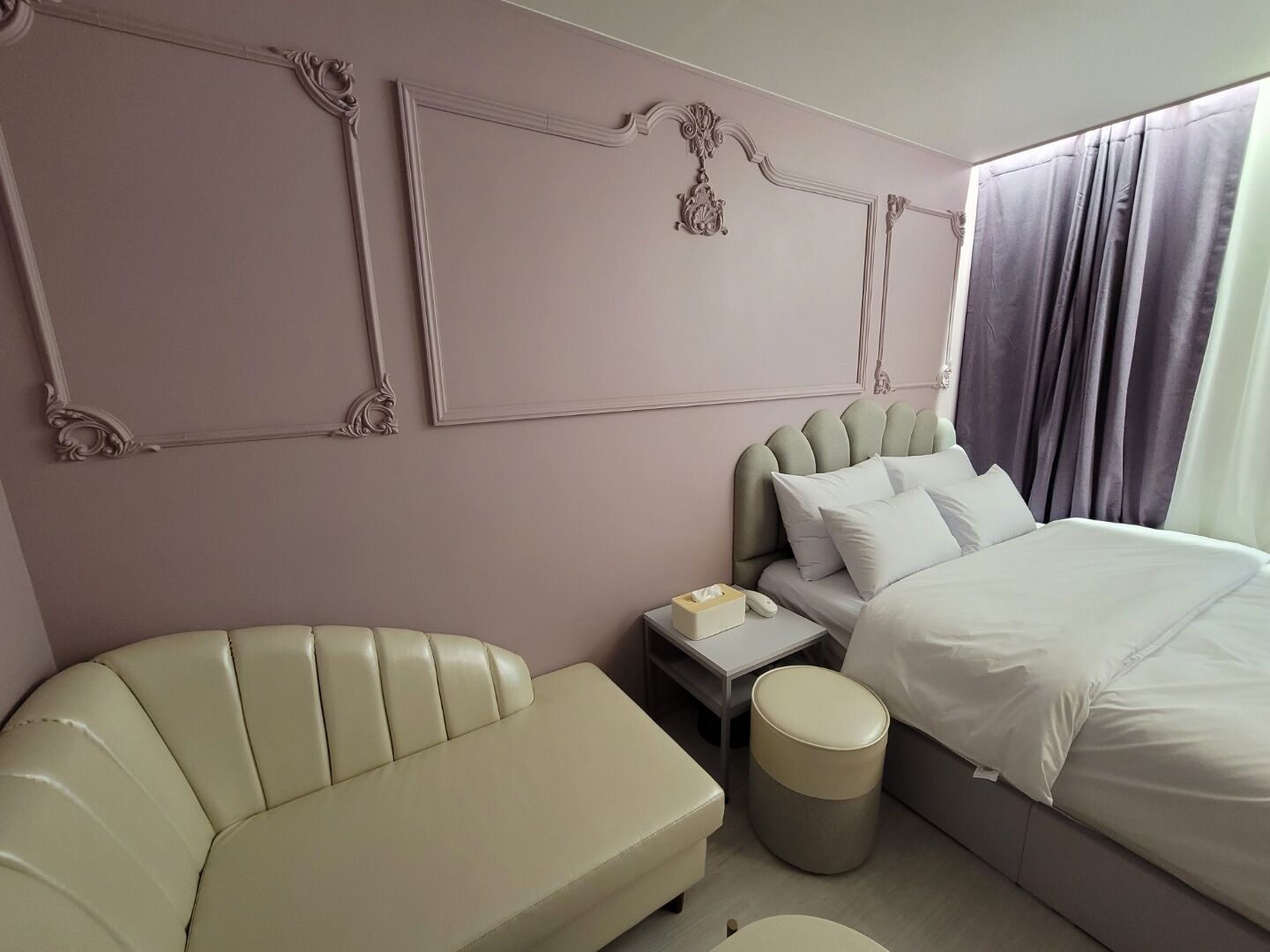 Glam Hotel