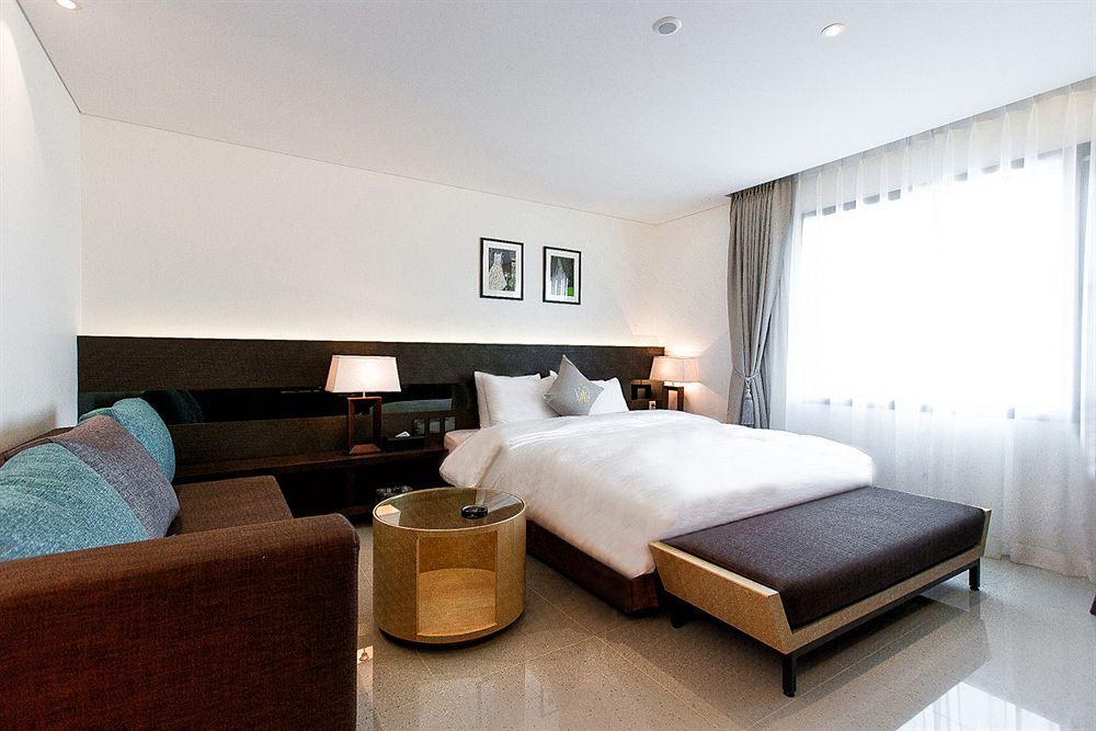 Golden Hotel