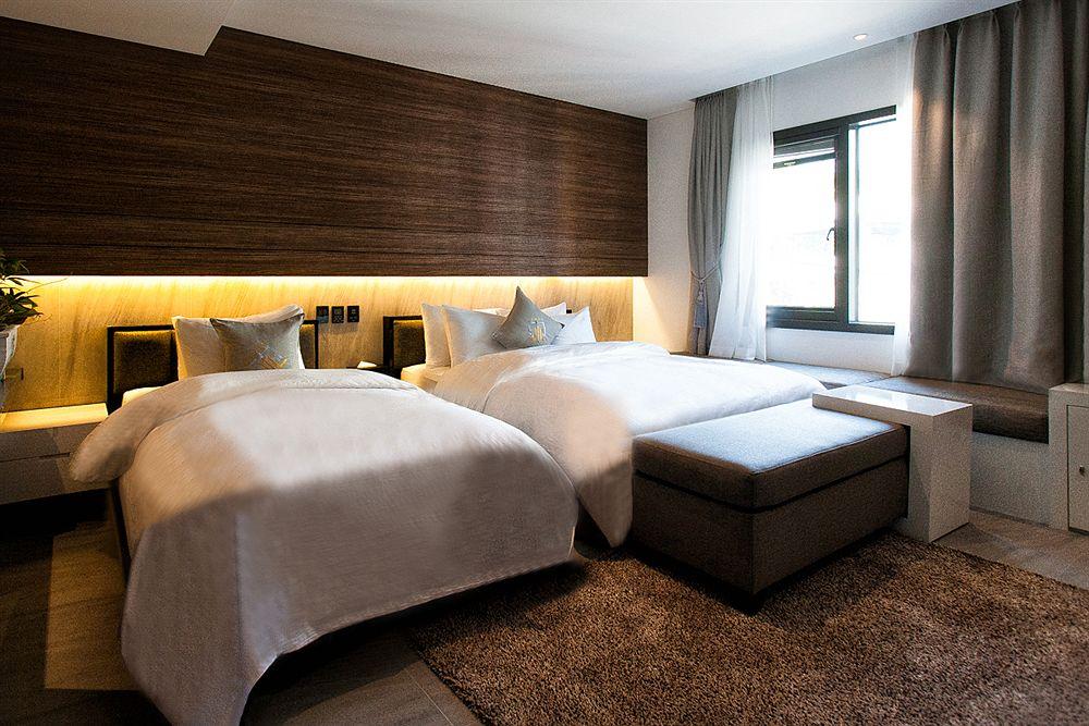 Golden Hotel