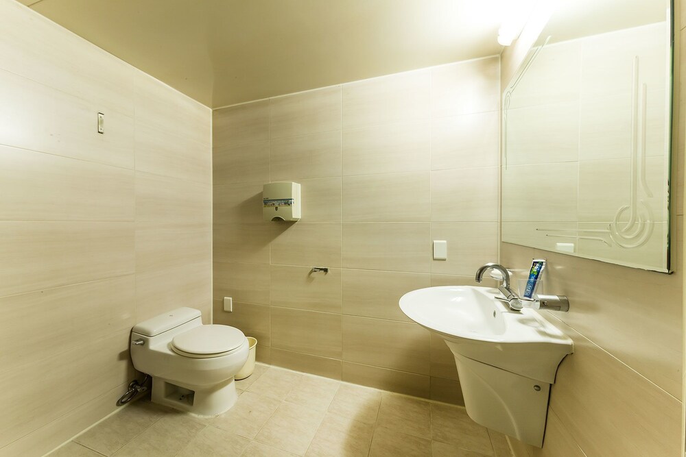 Goodstay Hotel C&