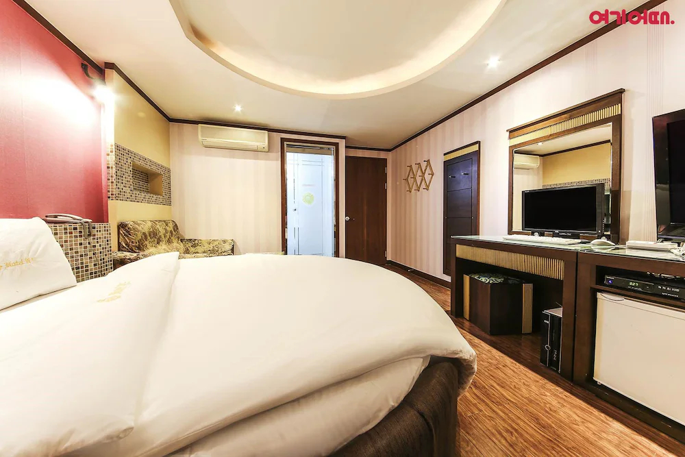 Goodstay With Hotel