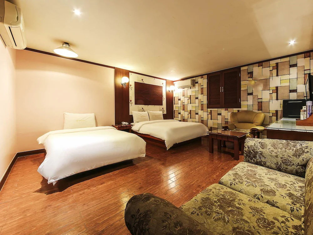 Goodstay With Hotel