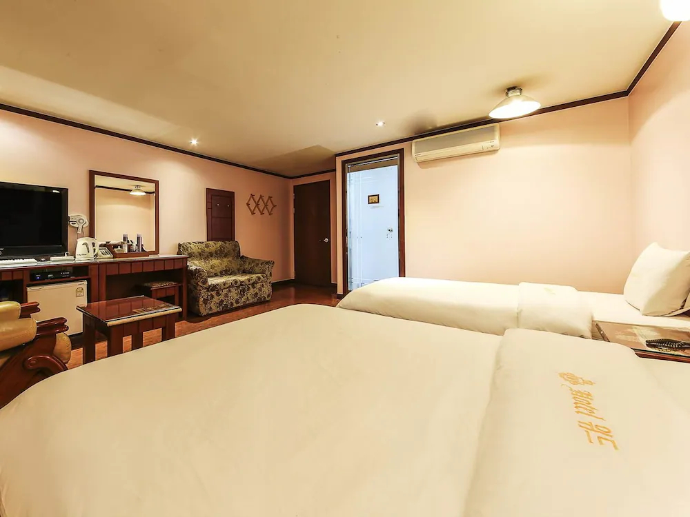 Goodstay With Hotel