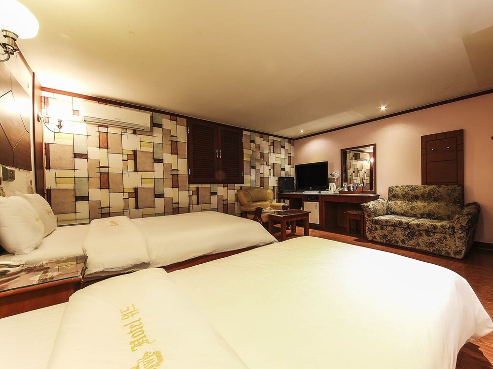 Goodstay With Hotel