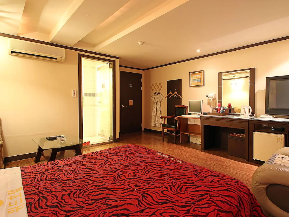 Goodstay With Hotel