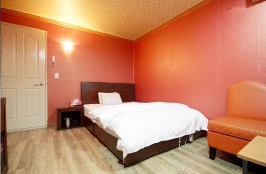 H Motel