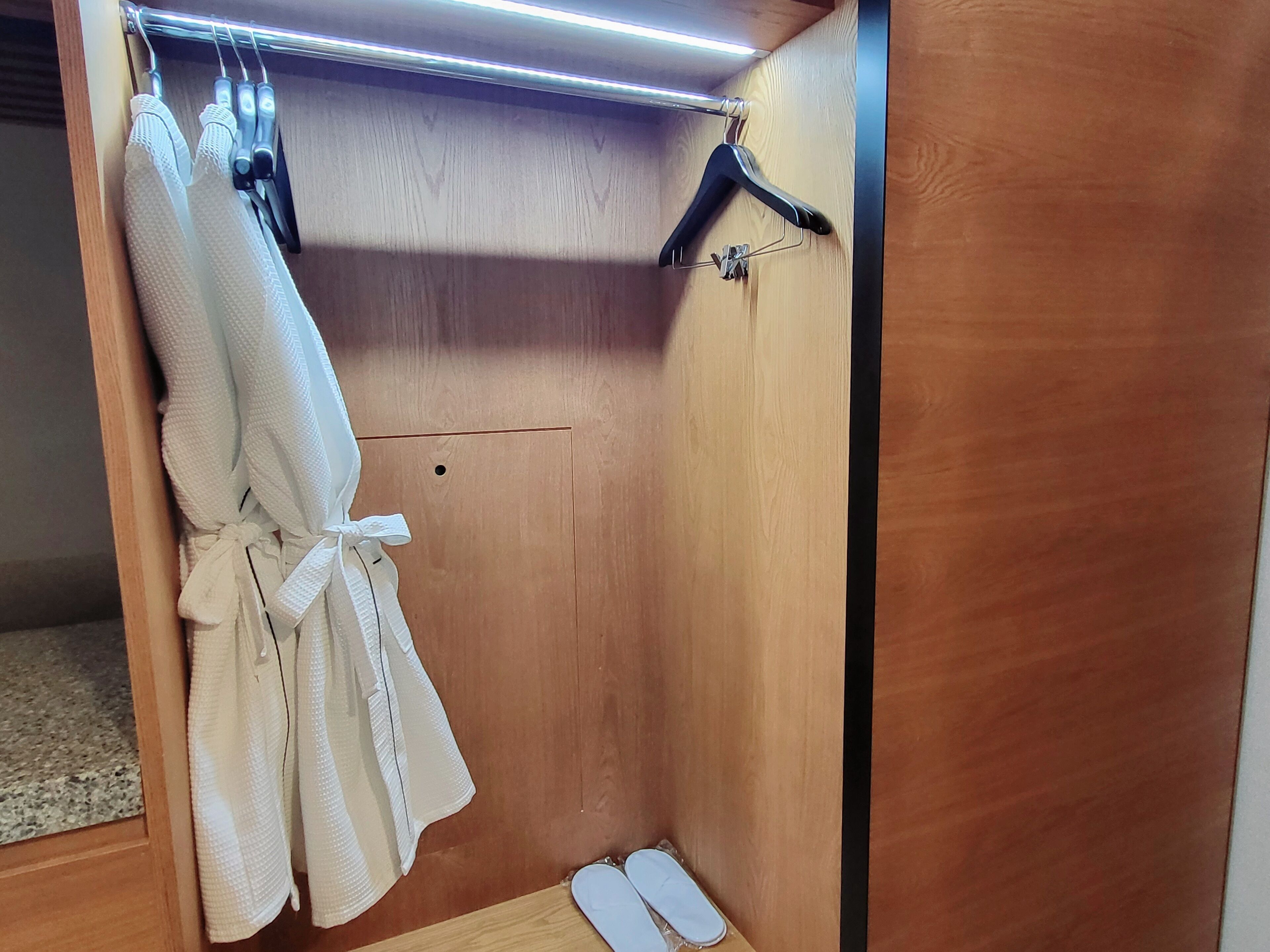 Hotel Tour Incheon Airport Hotel & Suites