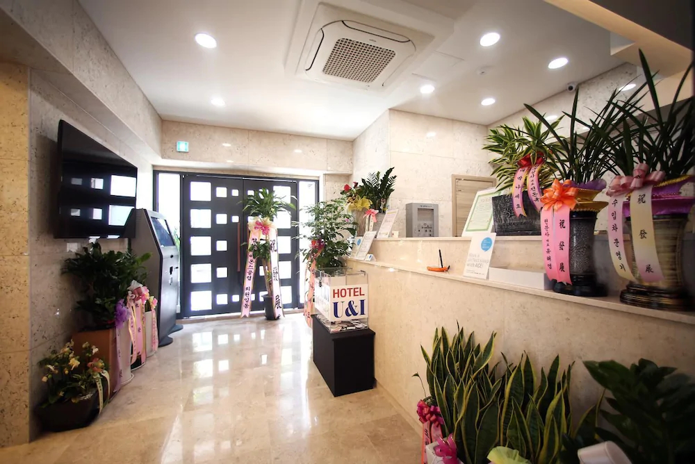 Hotel You&I