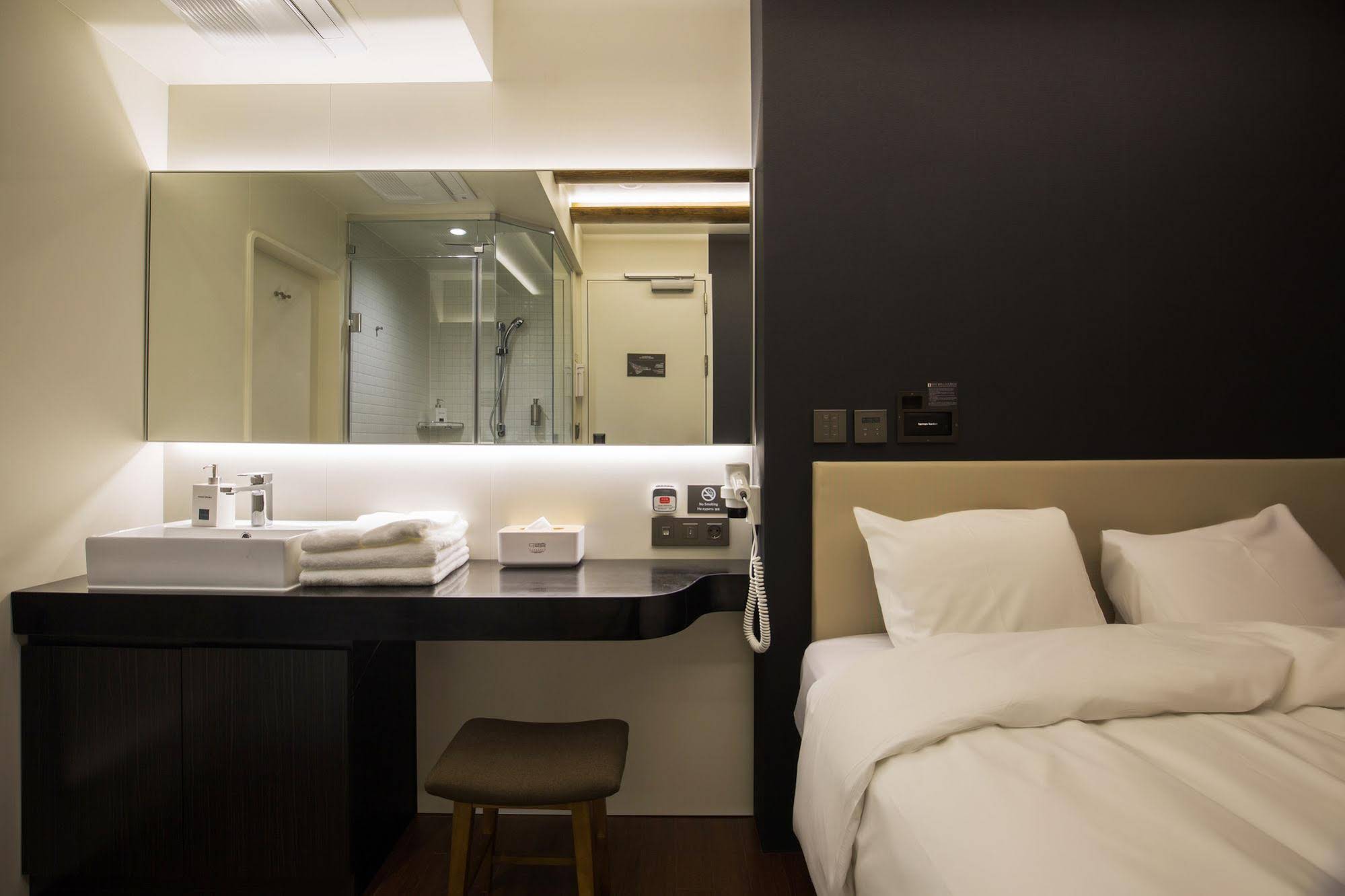 Incheon Airport Capsule Hotel DarakHyu