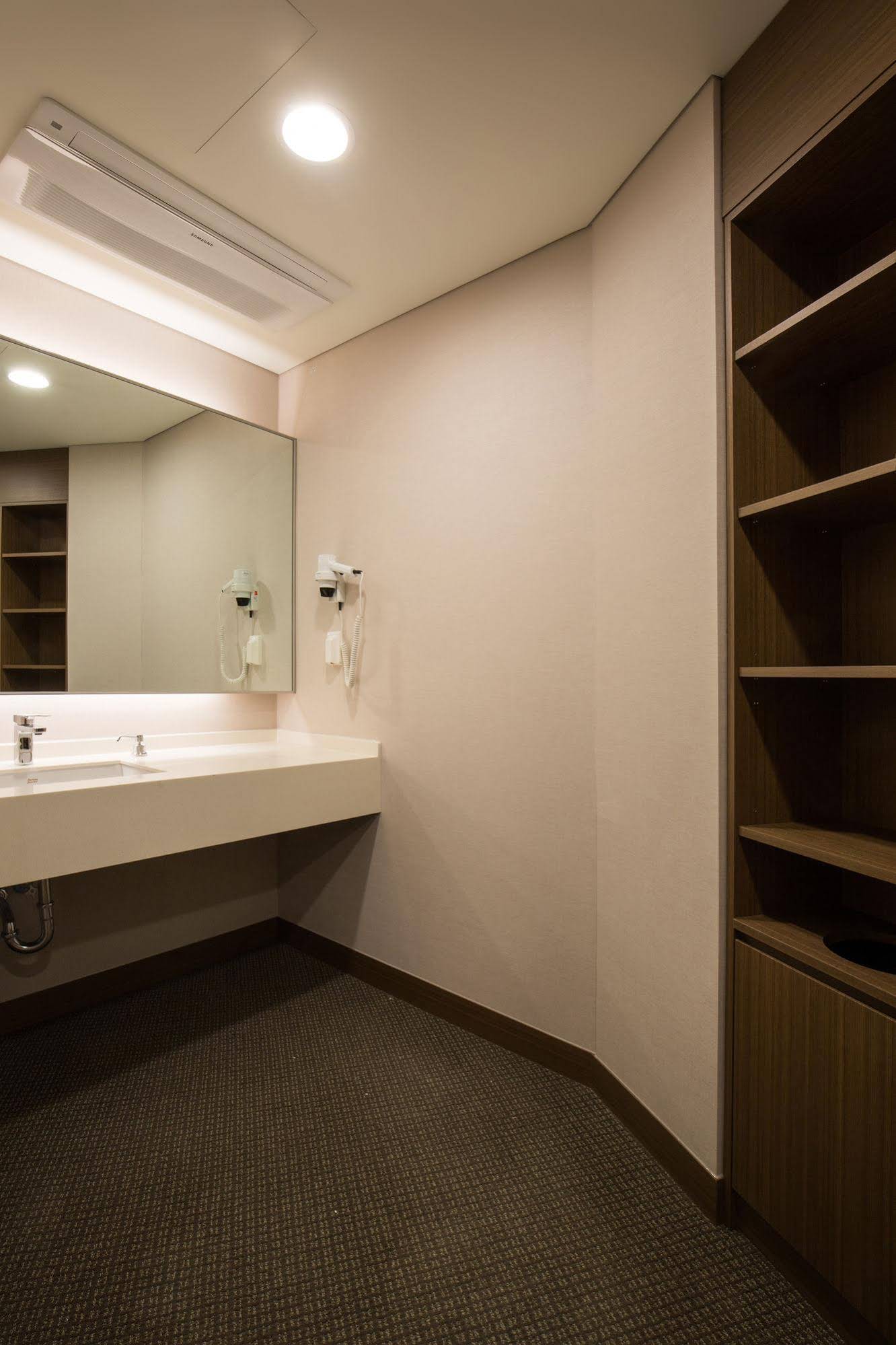 Incheon Airport Capsule Hotel DarakHyu