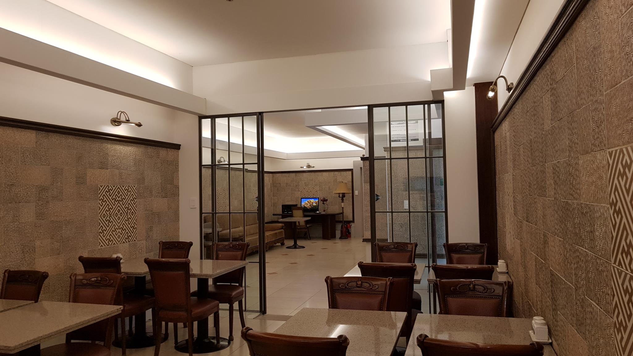 Incheon Airport Queen