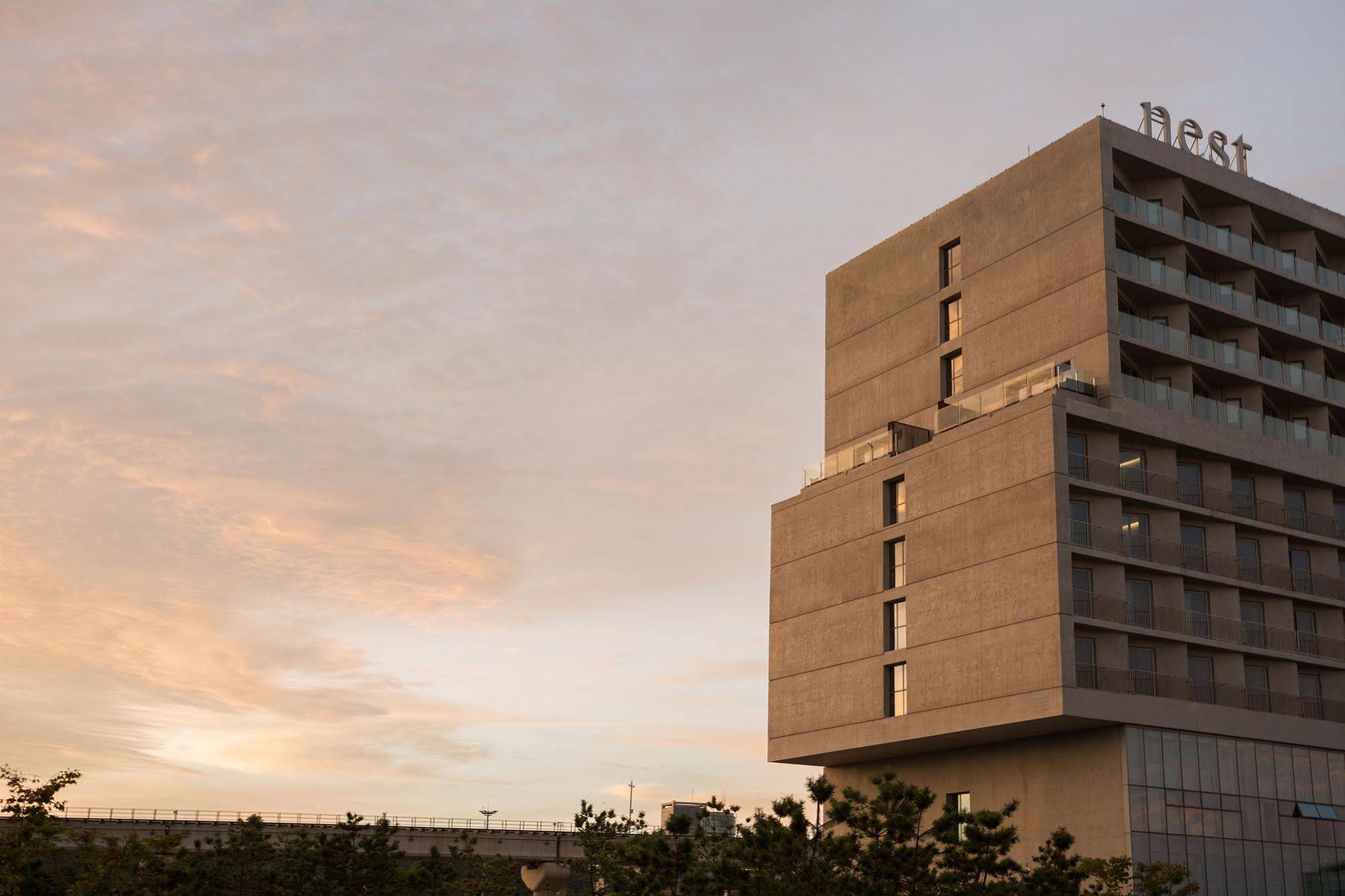 Nest Hotel