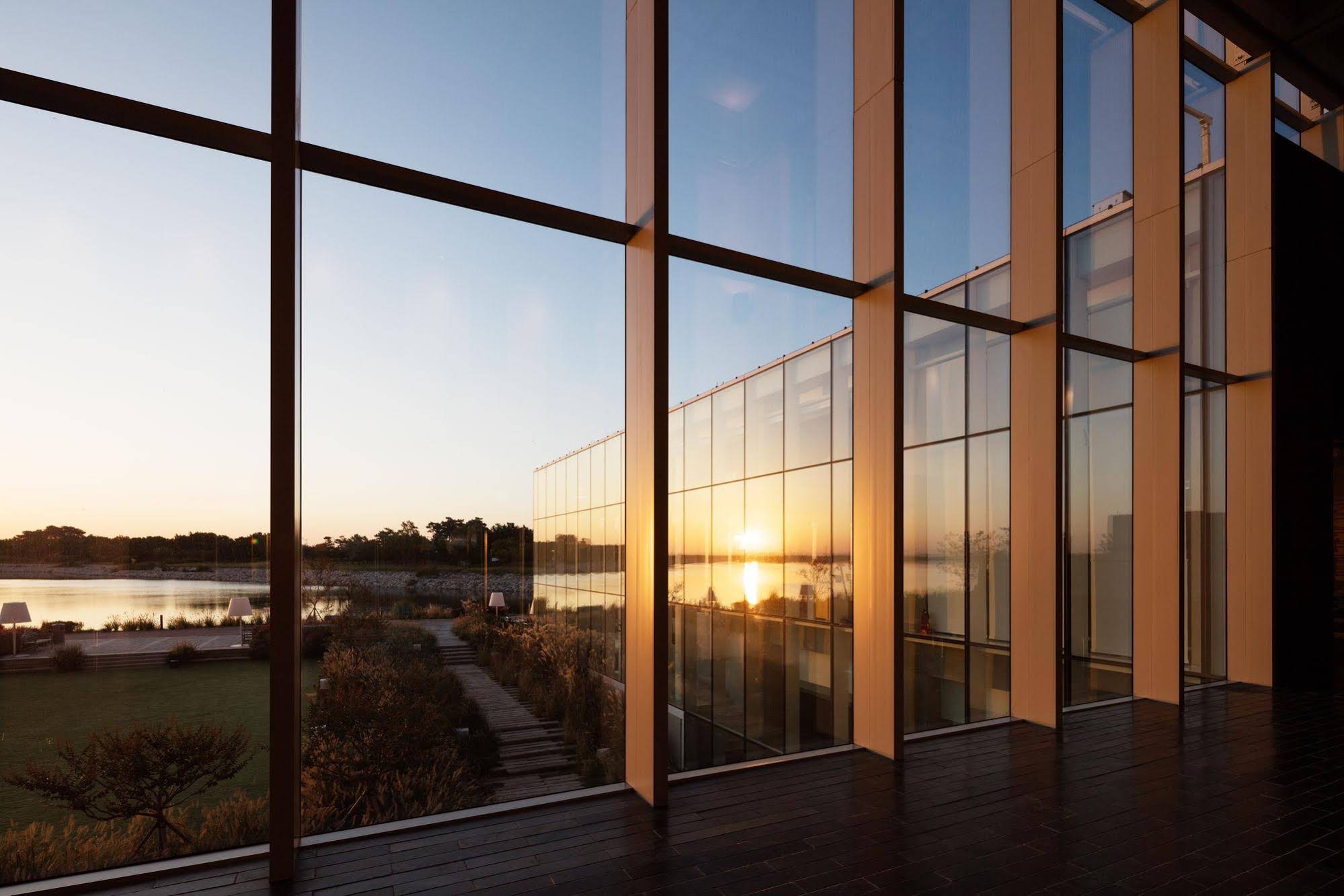 Nest Hotel