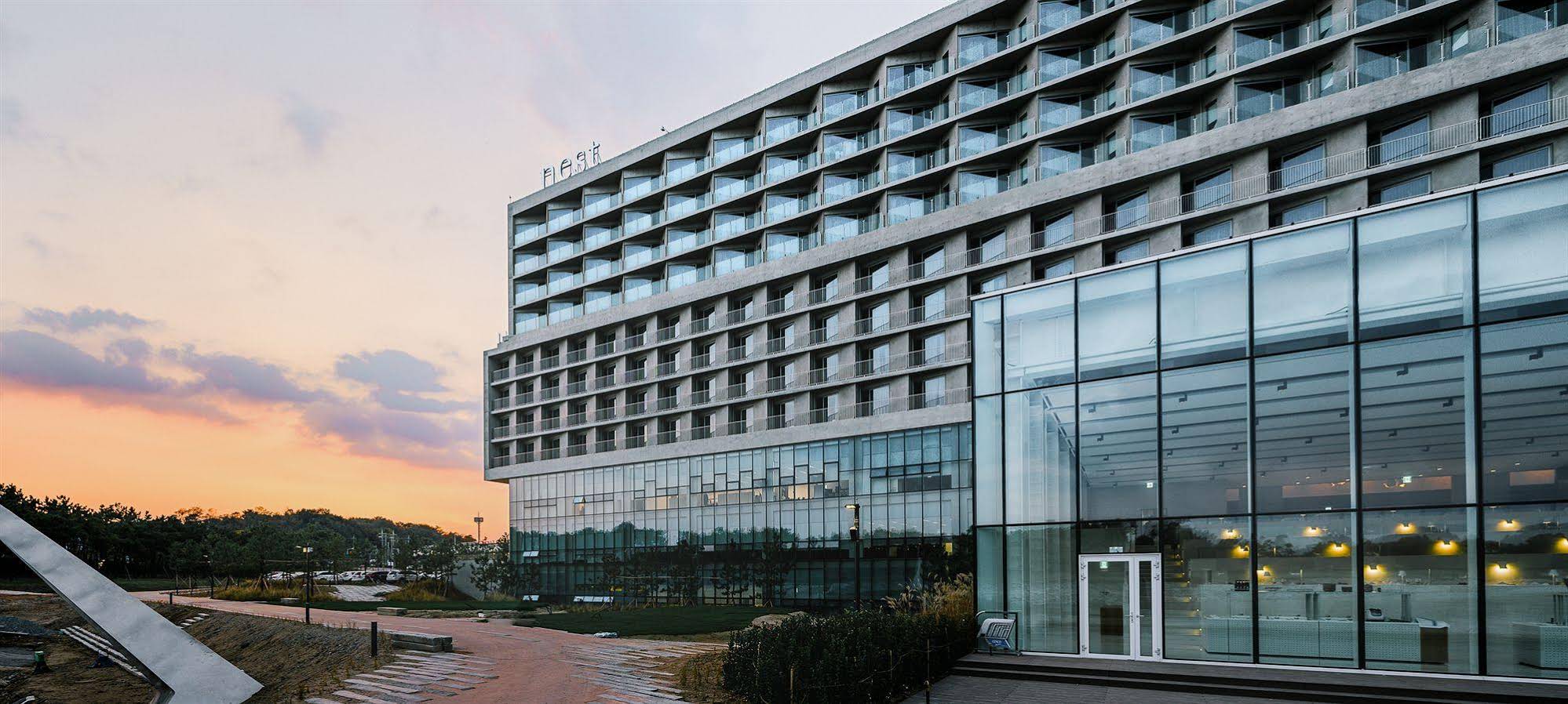 Nest Hotel