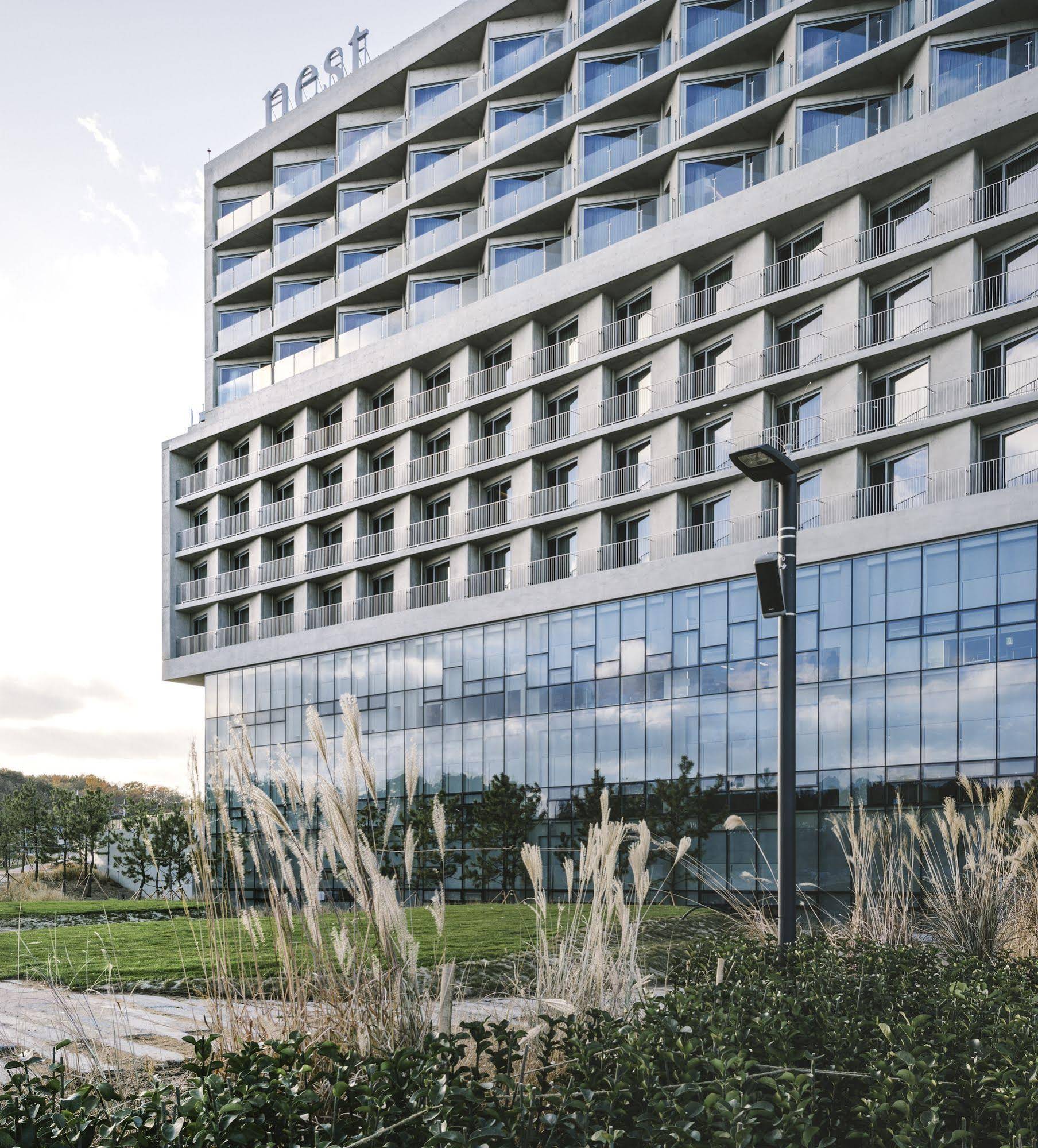 Nest Hotel