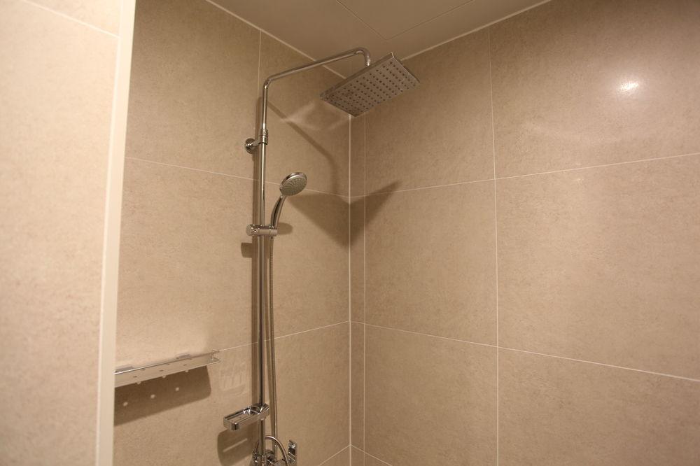 R. Lee Suite Hotel Ganseok