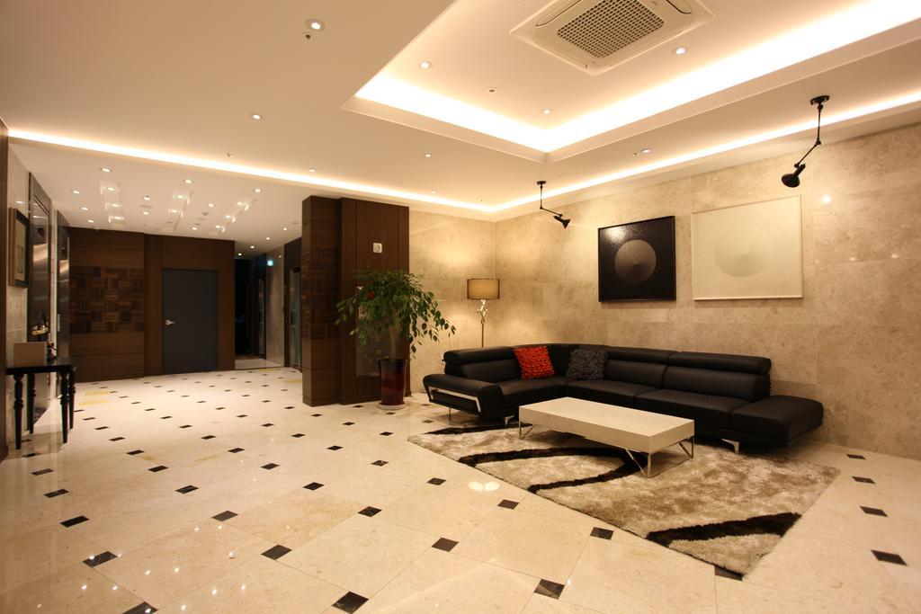 R. Lee Suite Hotel Ganseok