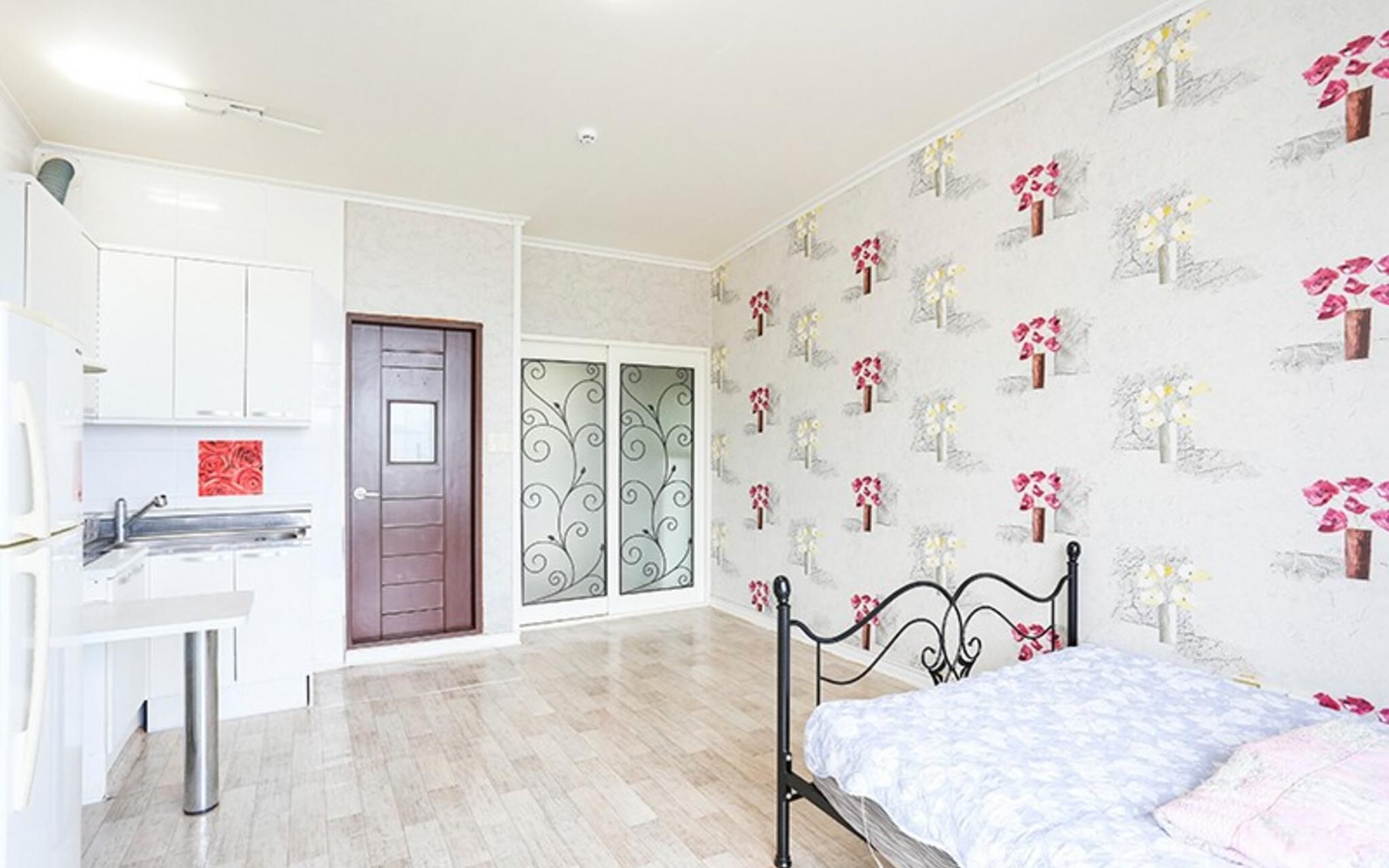 Seokmodo Beach White House Pension