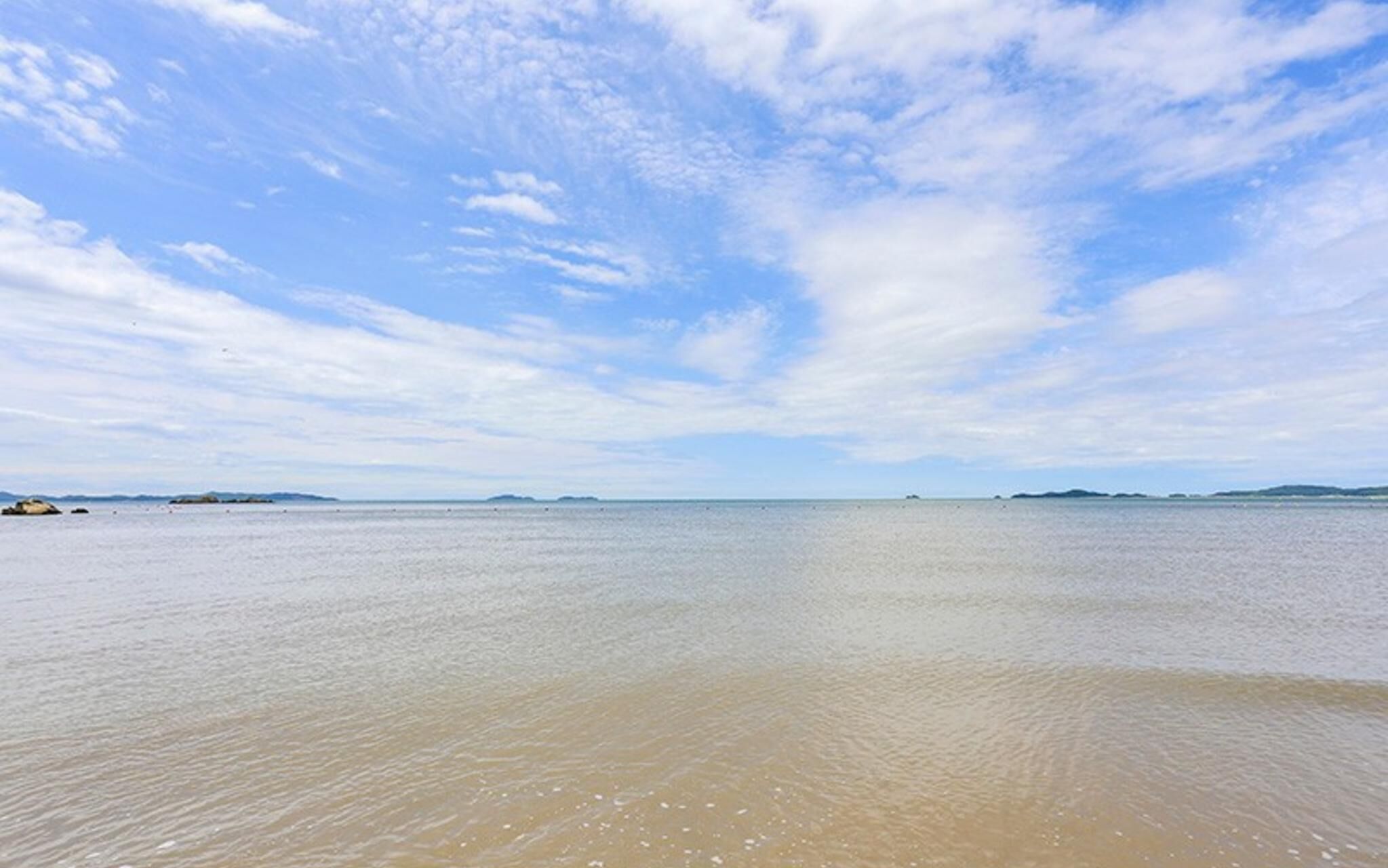 Seokmodo Beach White House Pension