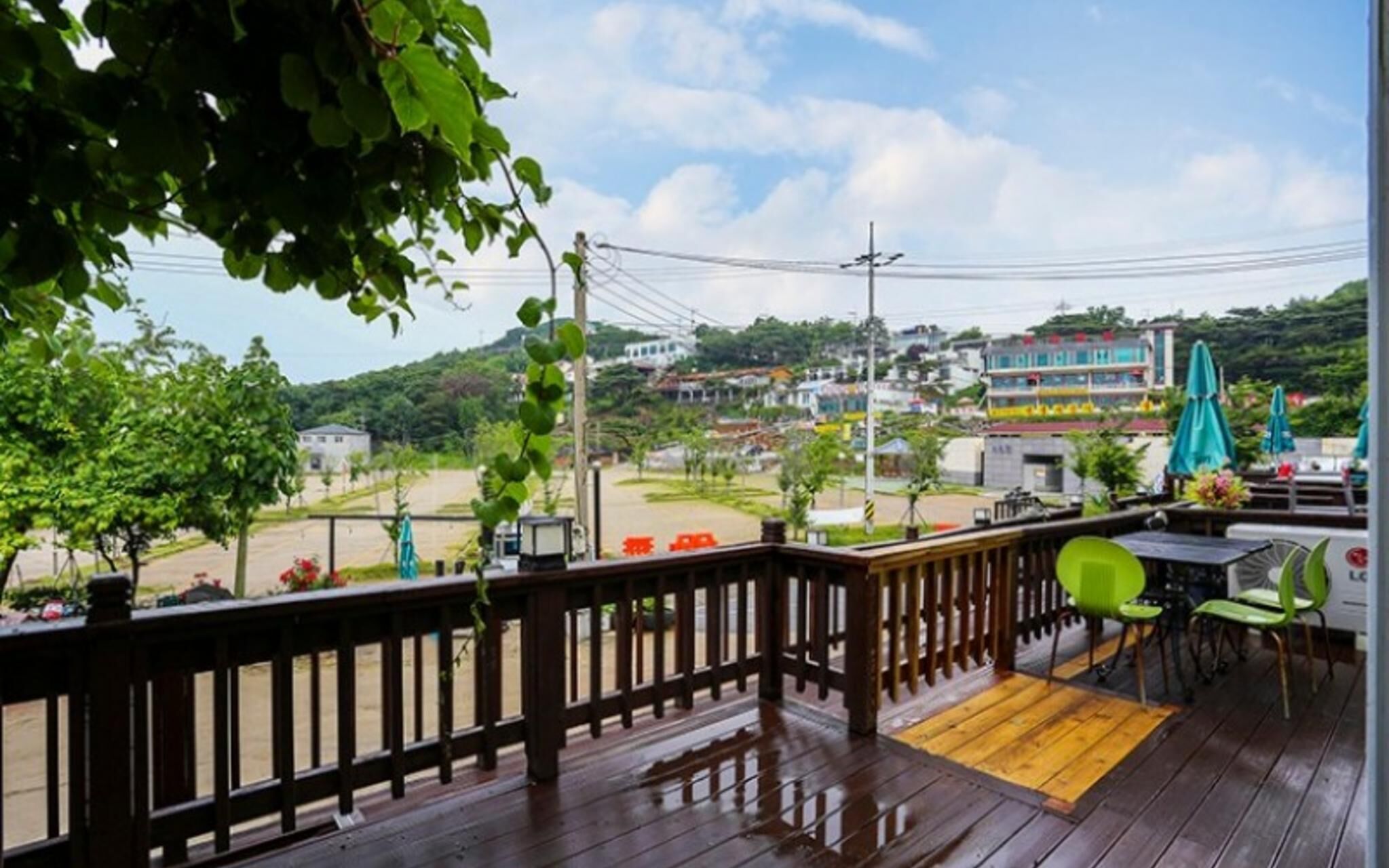 Seokmodo Beach White House Pension