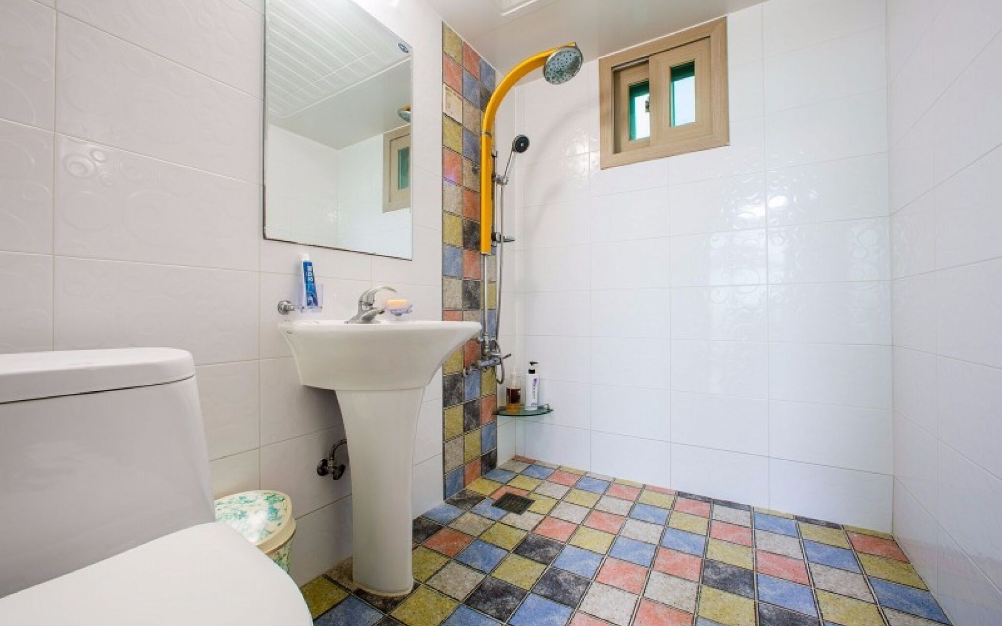 Seokmodo White Wing Pension