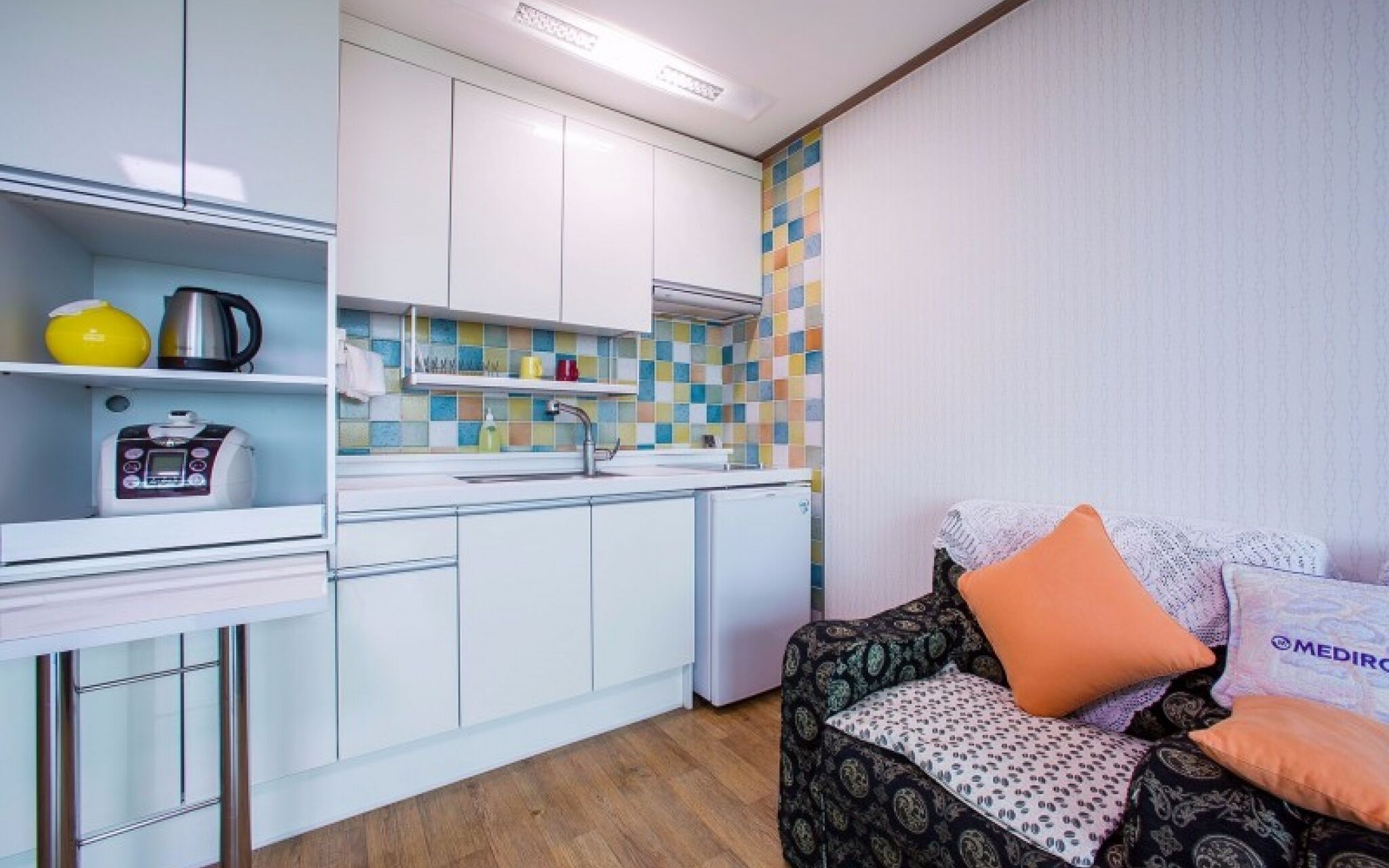 Seokmodo White Wing Pension