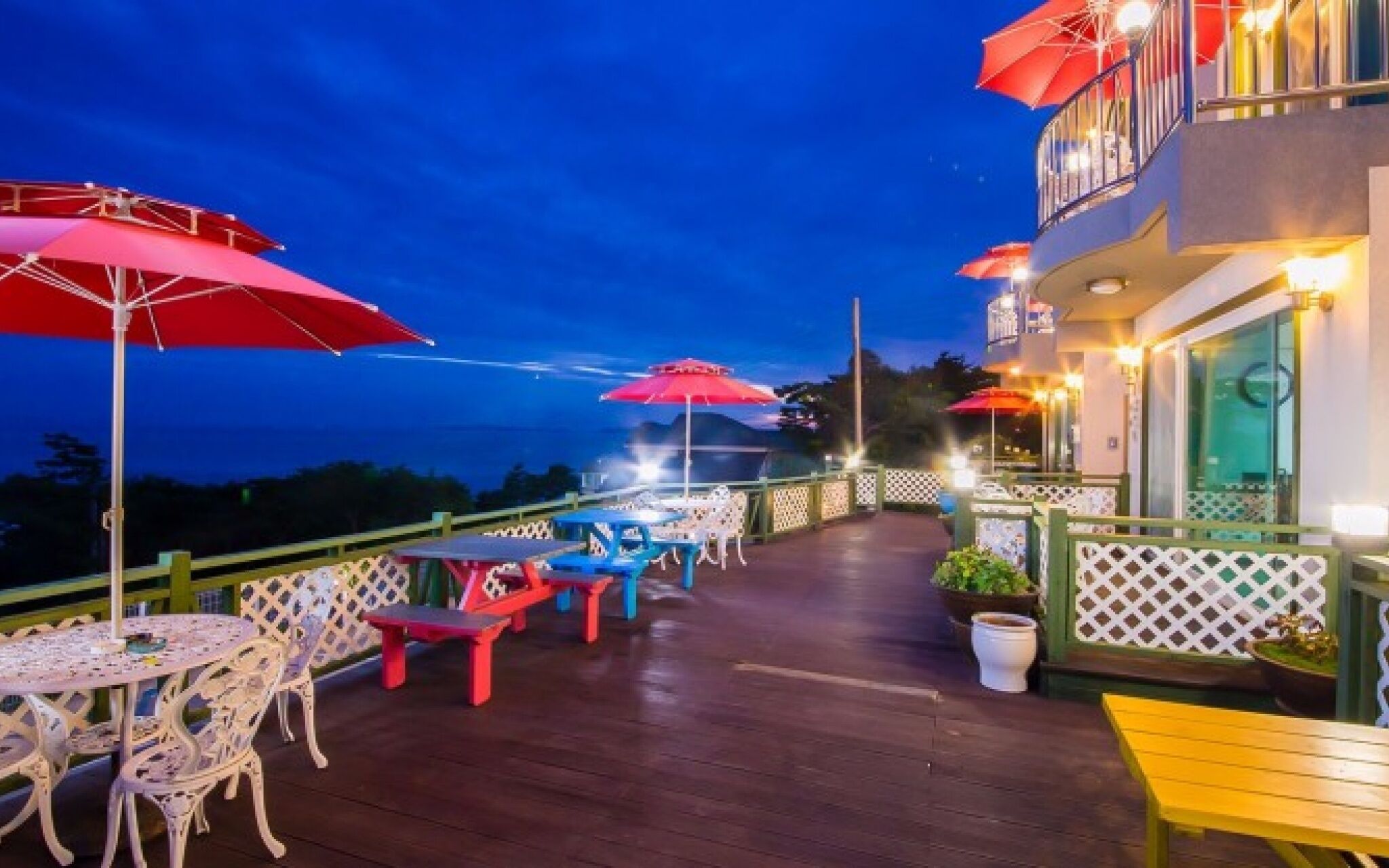 Seokmodo White Wing Pension