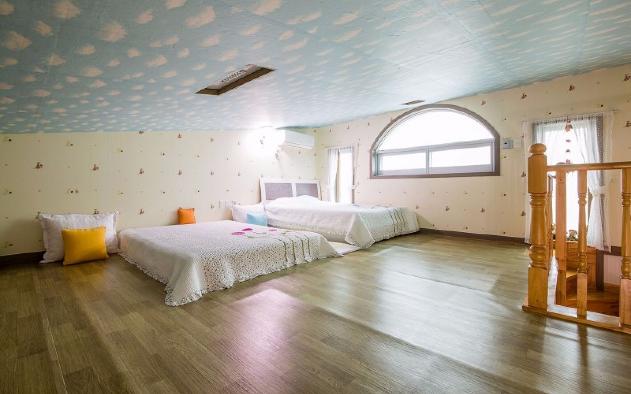 Seokmodo White Wing Pension