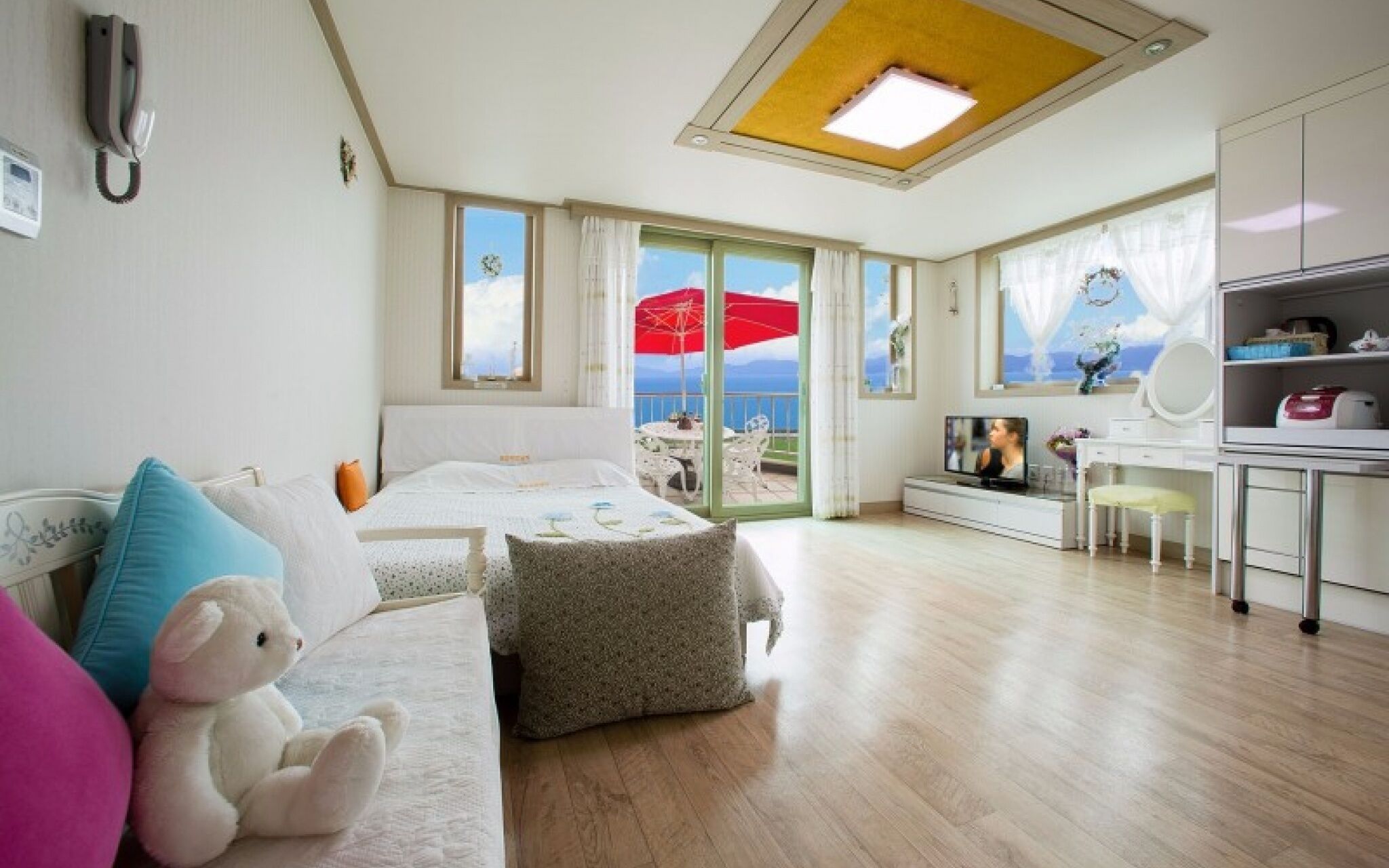 Seokmodo White Wing Pension