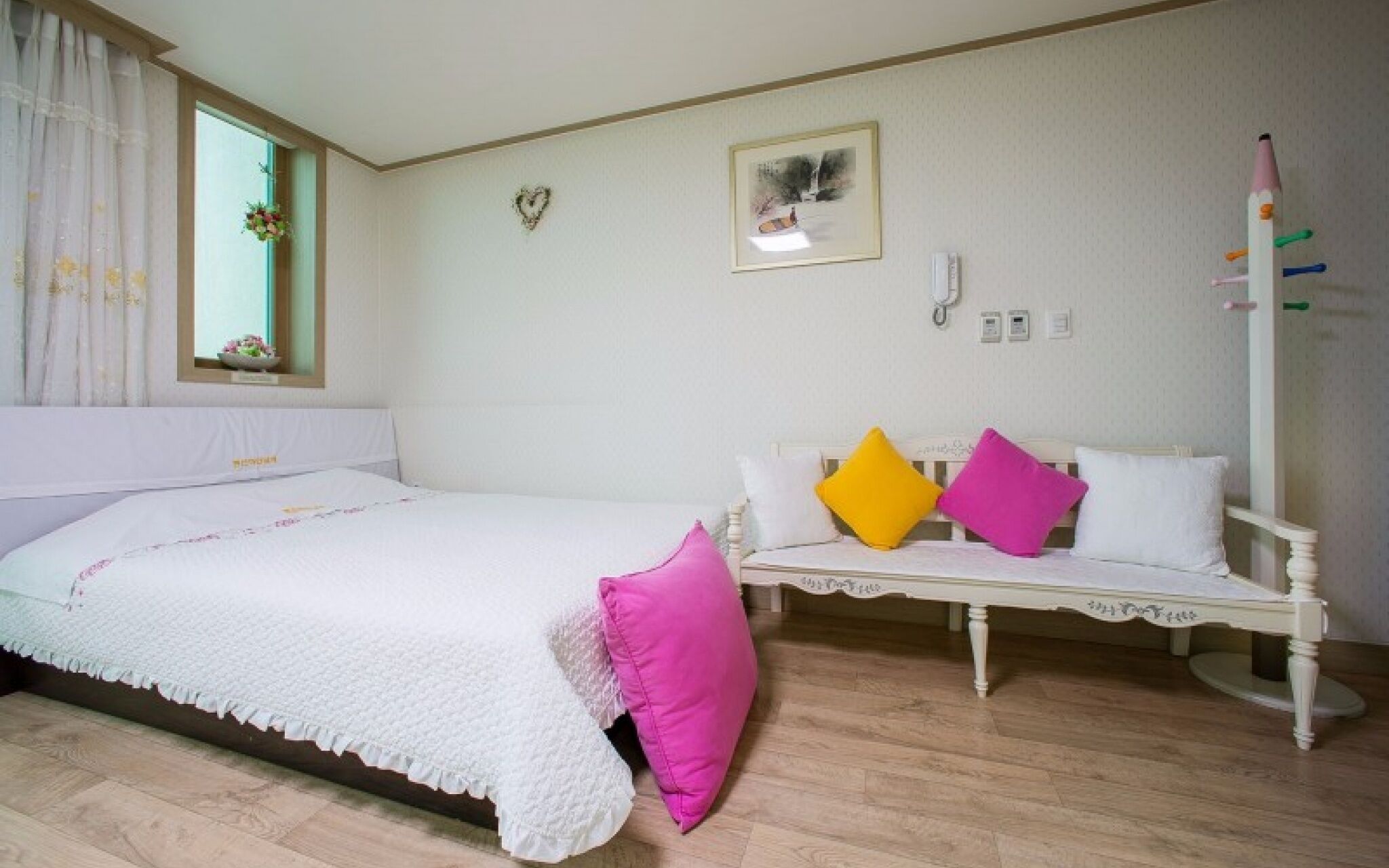 Seokmodo White Wing Pension