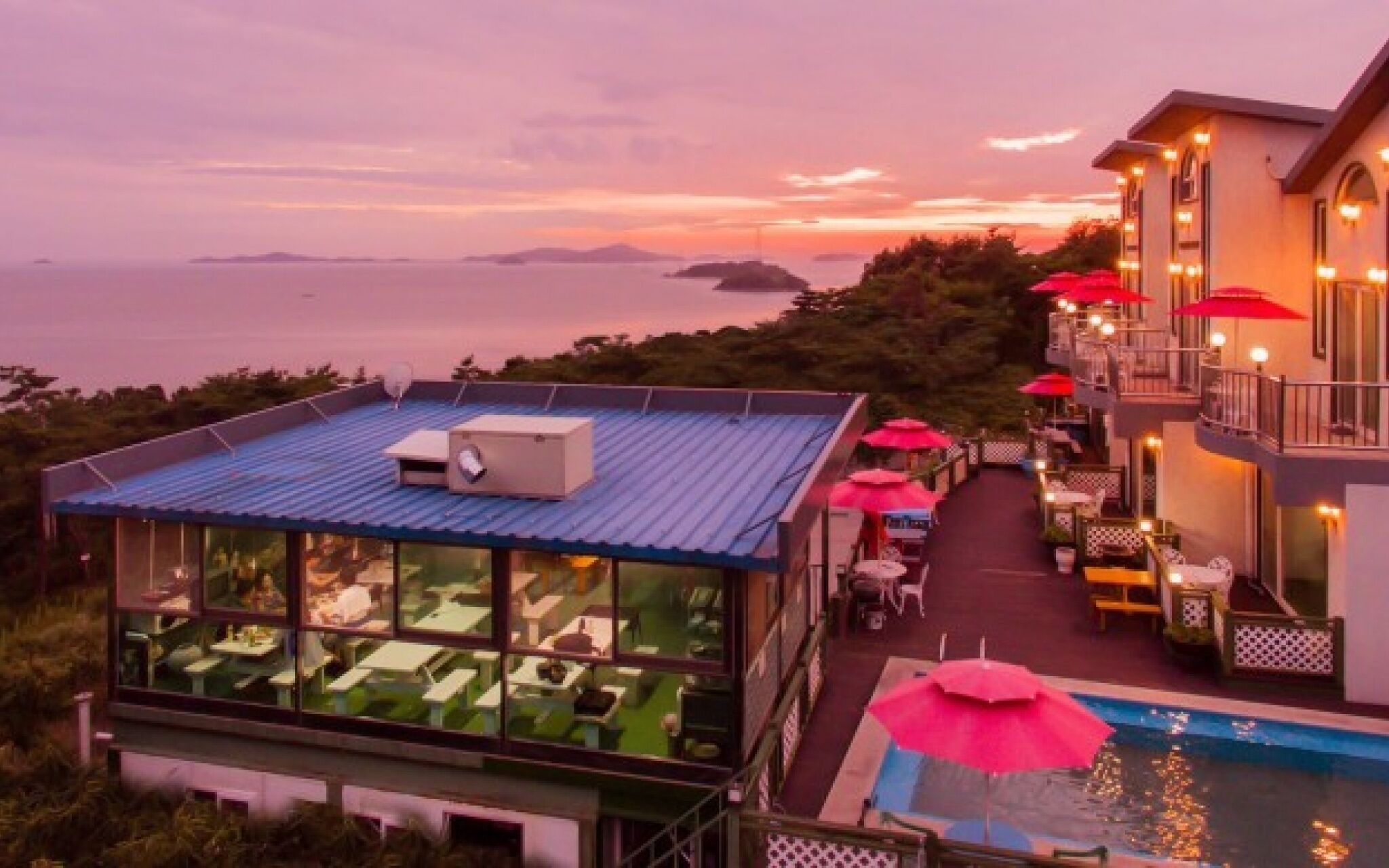 Seokmodo White Wing Pension